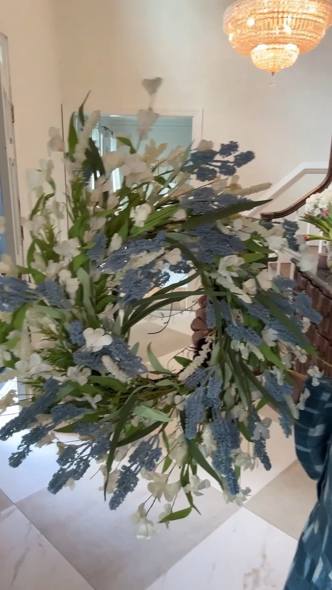 An easy way to make your home feel like spring 🌿

This wreath from Wayfair has the prettiest mix of greenery + florals (and comes in multiple colors!). Such a simple update that makes a big difference.

@wayfair #WayfairPartner  #ad #Wayfair 

#LTKSaleAlert #LTKSeasonal #LTKHome