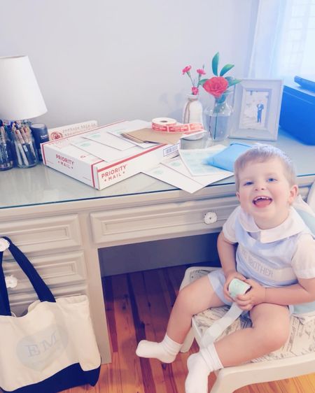 Happy Monday from my sweet little helper (& future big brother 🥰🩵) over here at EMC - the cutest in the land!! 👶🏼🫶🏽🎨📬📦