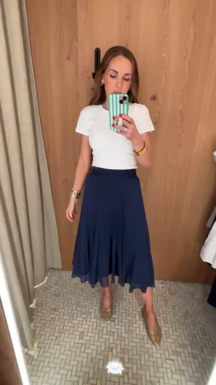 Beautiful @aritzia skirt on sale!