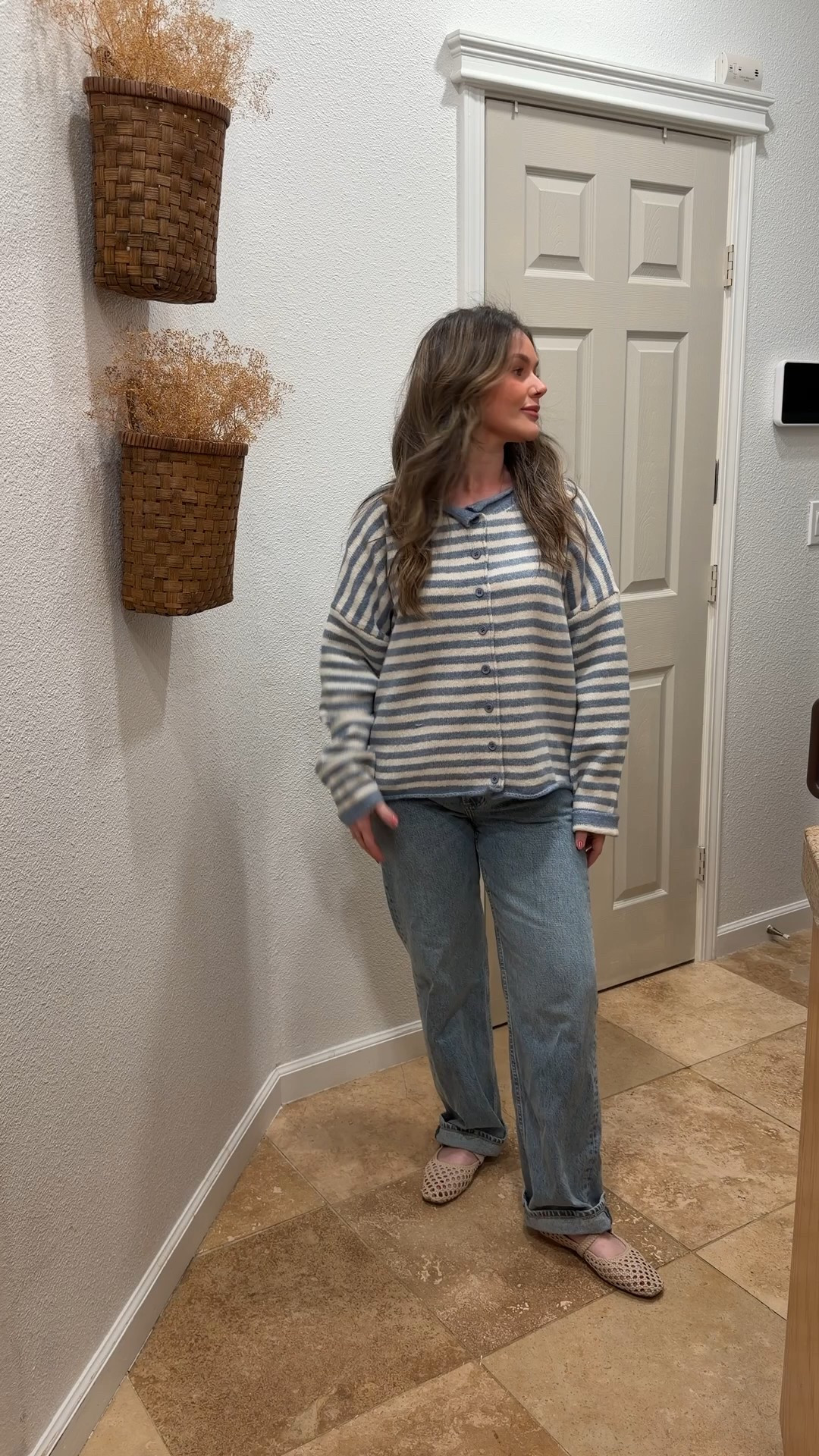 Mom fit but comfy 🤍

#LTKdayinmylife #LTKMidsize #LTKmomlife