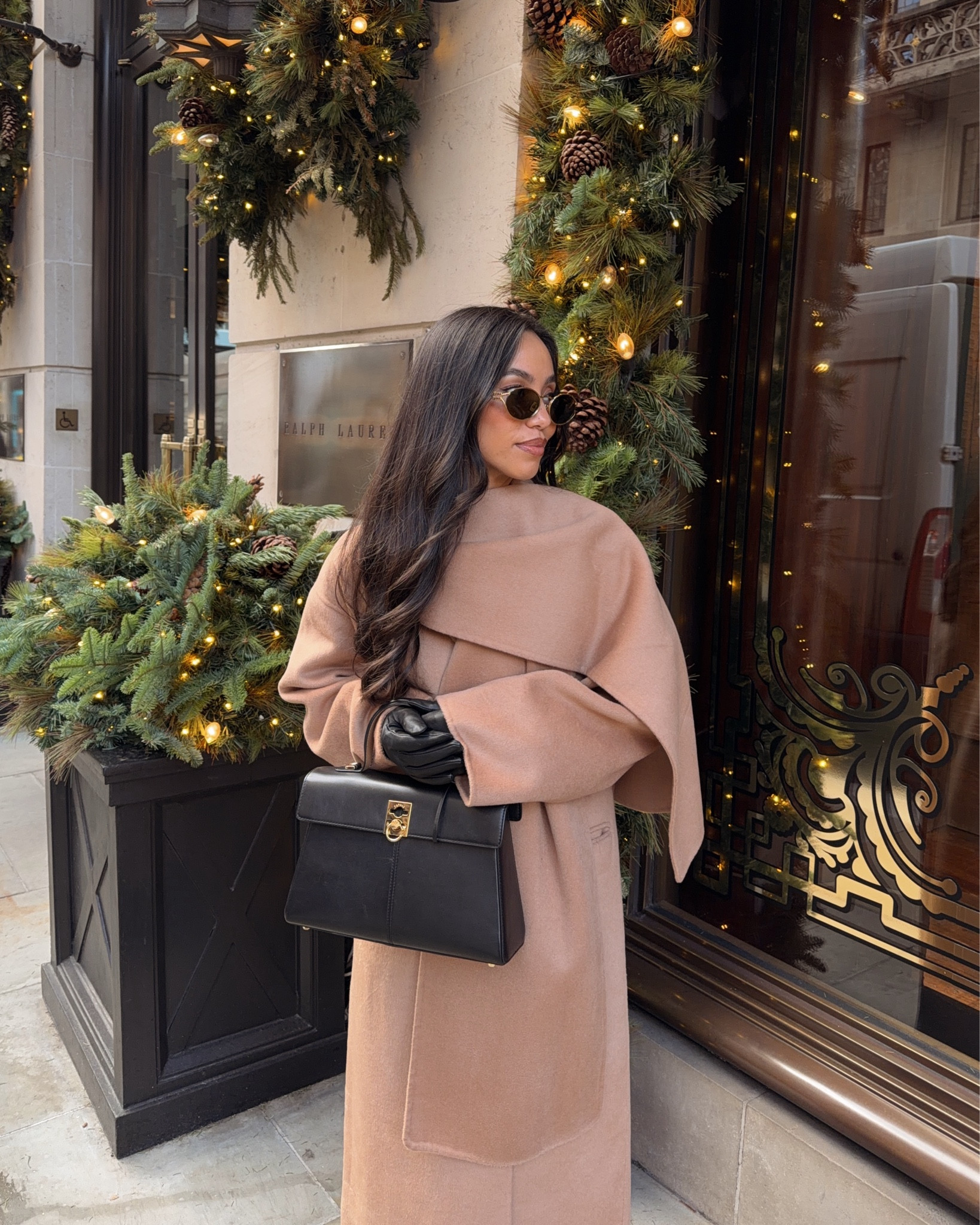 A winter OOTD in London ❄️ 

Wearing size S in the coat from Mint Velvet 🖤 

#LTKfestive #LTKstyletip #LTKwinter