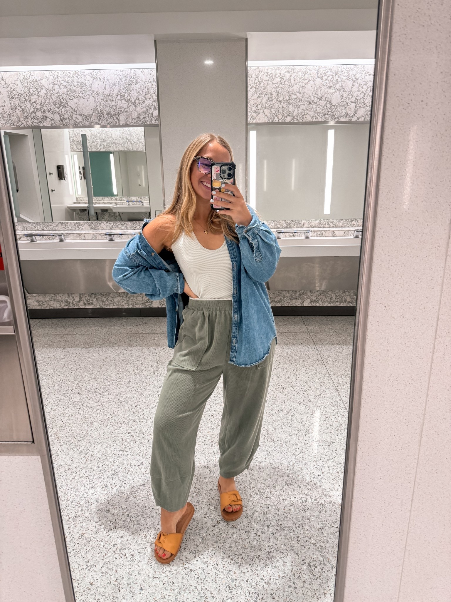 Airport travel outfit / spring 2025 outfit - airport fashion - comfy airport outfit / Amazon style 

#LTKSeasonal #LTKPetite #LTKMidsize
