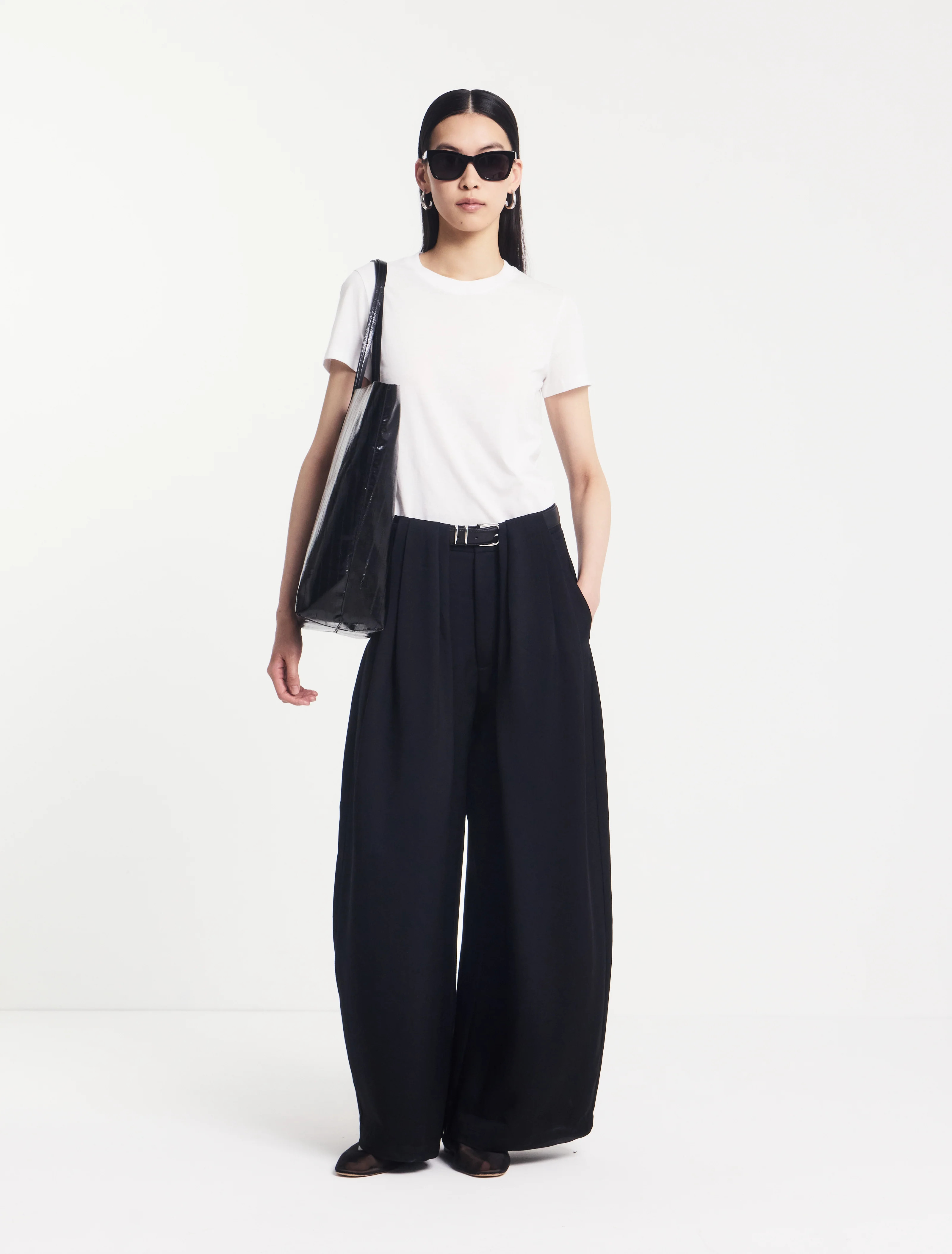 Juniper Pleated Trouser in Black | NinetyPercent
