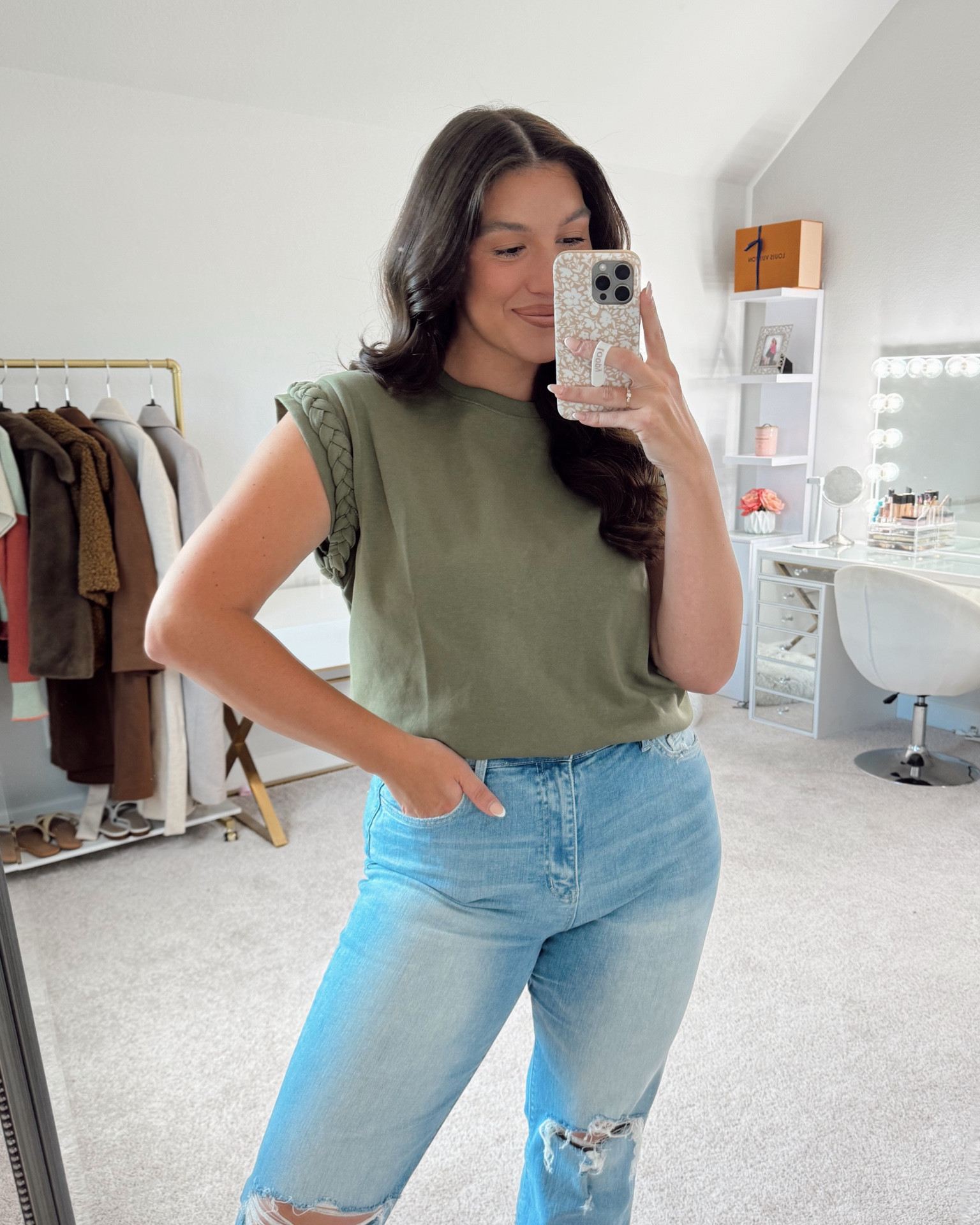 Braided cap sleeve tee is a perfect closet staple this Fall🍁

Fall fashion, midsize style, midsize fashion, fall outfit inspo, crop tee

#LTKMidsize #LTKFallSale #LTKSeasonal