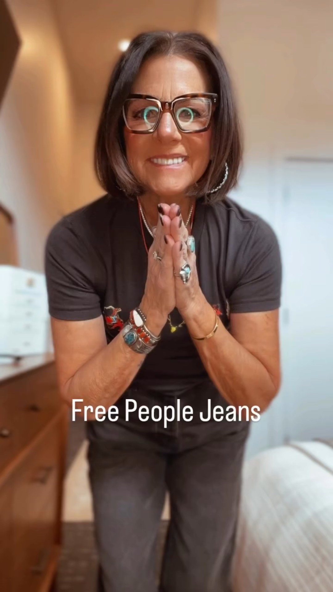 These @freepeople jeans are perfection!  I wanted a cropped looser fit in black and these delivered.



#styleover60fashion 
#styleover60 
#casualchicstyle 
#freepeoplestyle
#jeanstylıng

#LTKdayinmylife #LTKootd #LTKOver40