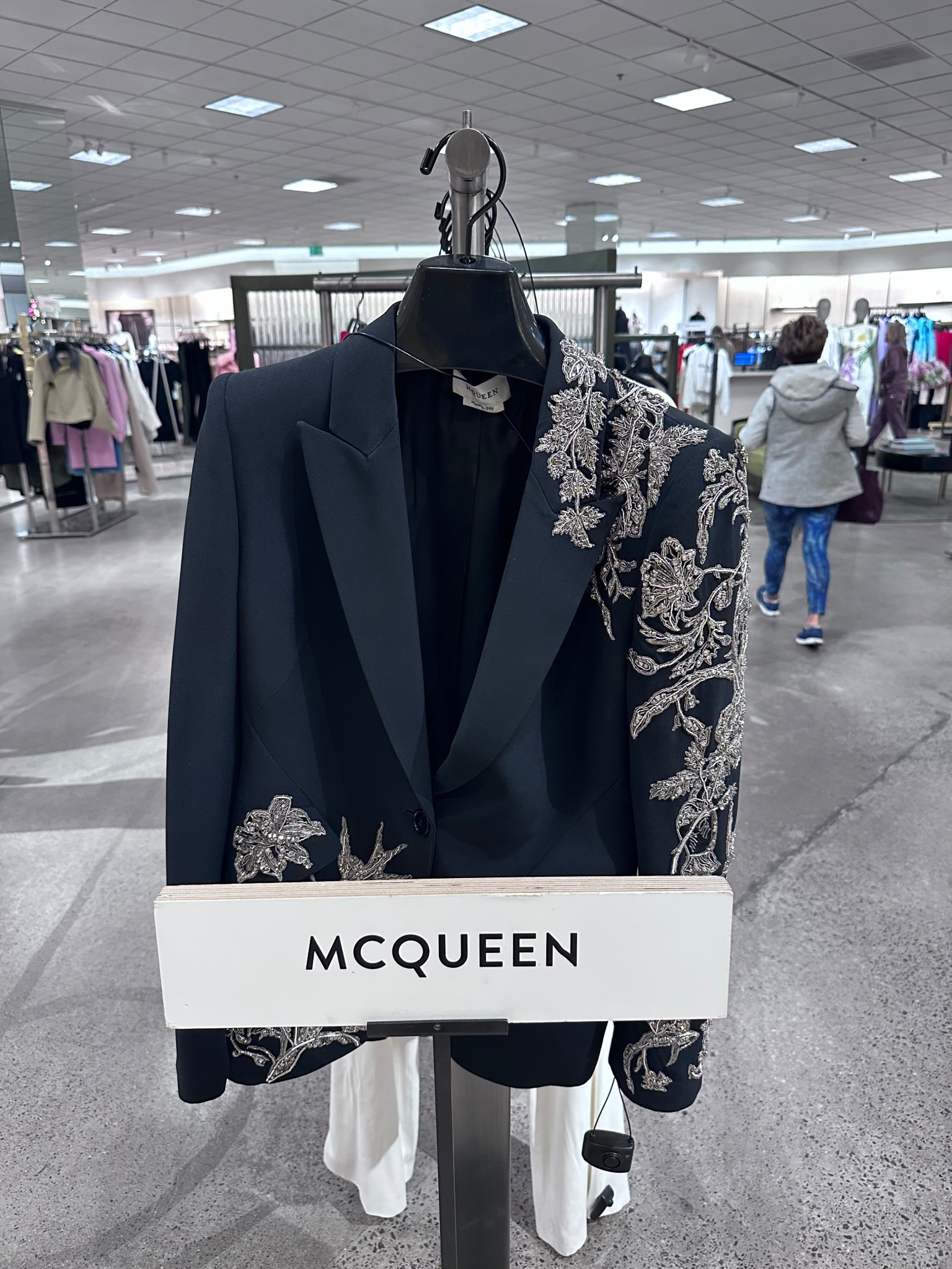 How pretty is this blazer !? ✨😍

#LTKHoliday #LTKootd #LTKgrwm