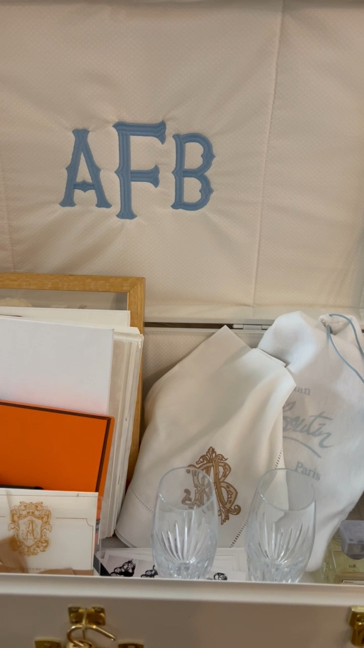 15% off petite keep trunk

Bridal, bride, wedding keepsake, heirloom

#LTKWedding #LTKCyberWeek #LTKHome