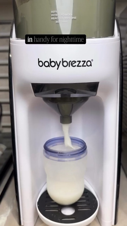 I was warming my babies formula the old way before I found this… and I’m never going back 😂. This is my NUMBER ONE most used and LOVED baby must have item! 

#babymusthaves #formulababy #babybrezza
