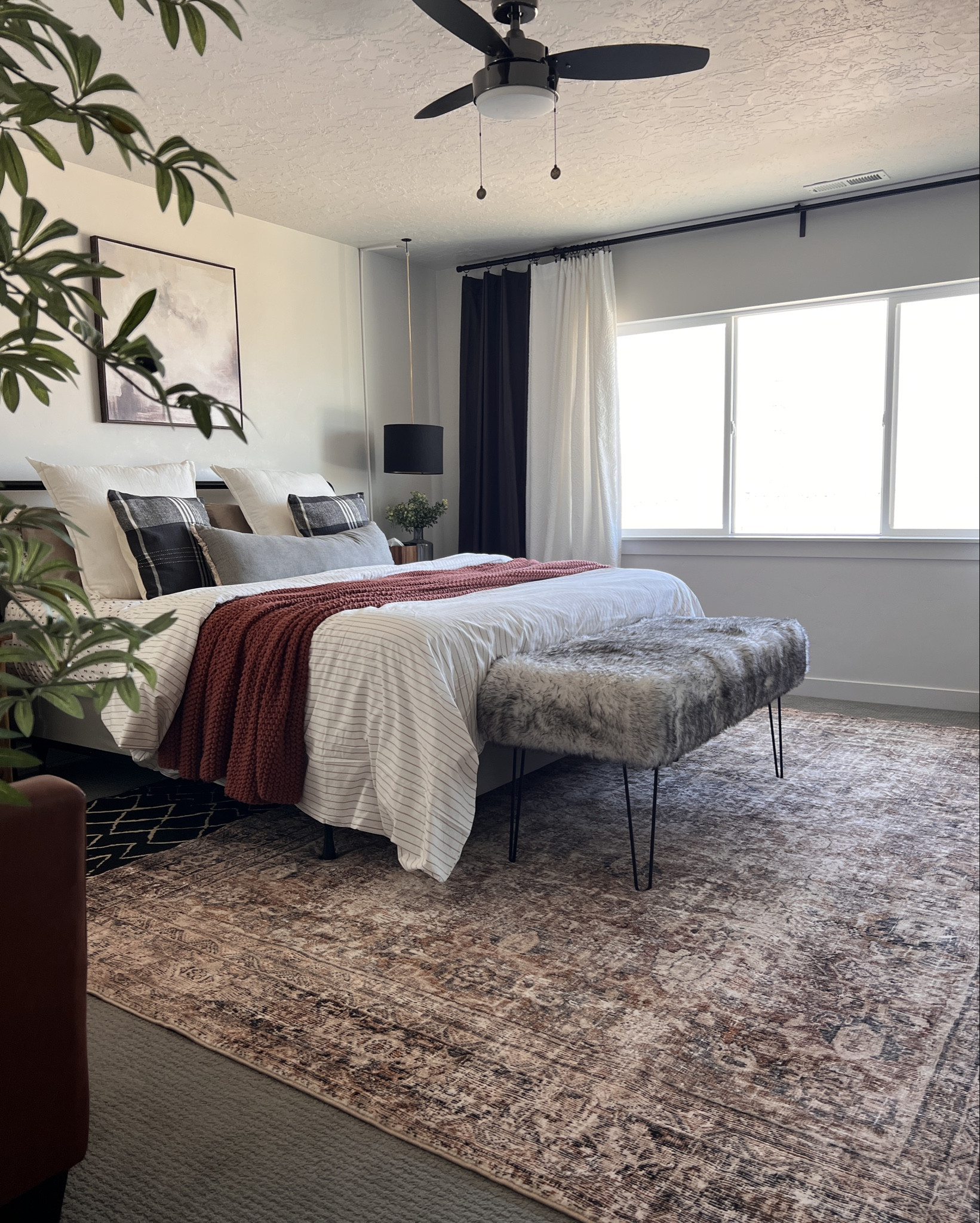 This weekend we finally put down this new rug that I bought over a year ago because moving a bed is a workout and we’ve been procrastinating. But it was worth it. It’s so soft - it feels like walking on a cloud. And we also swapped to a new duvet cover. Nothing like new textiles to give a bedroom a facelift. 

#LTKFindsUnder100 #LTKHome