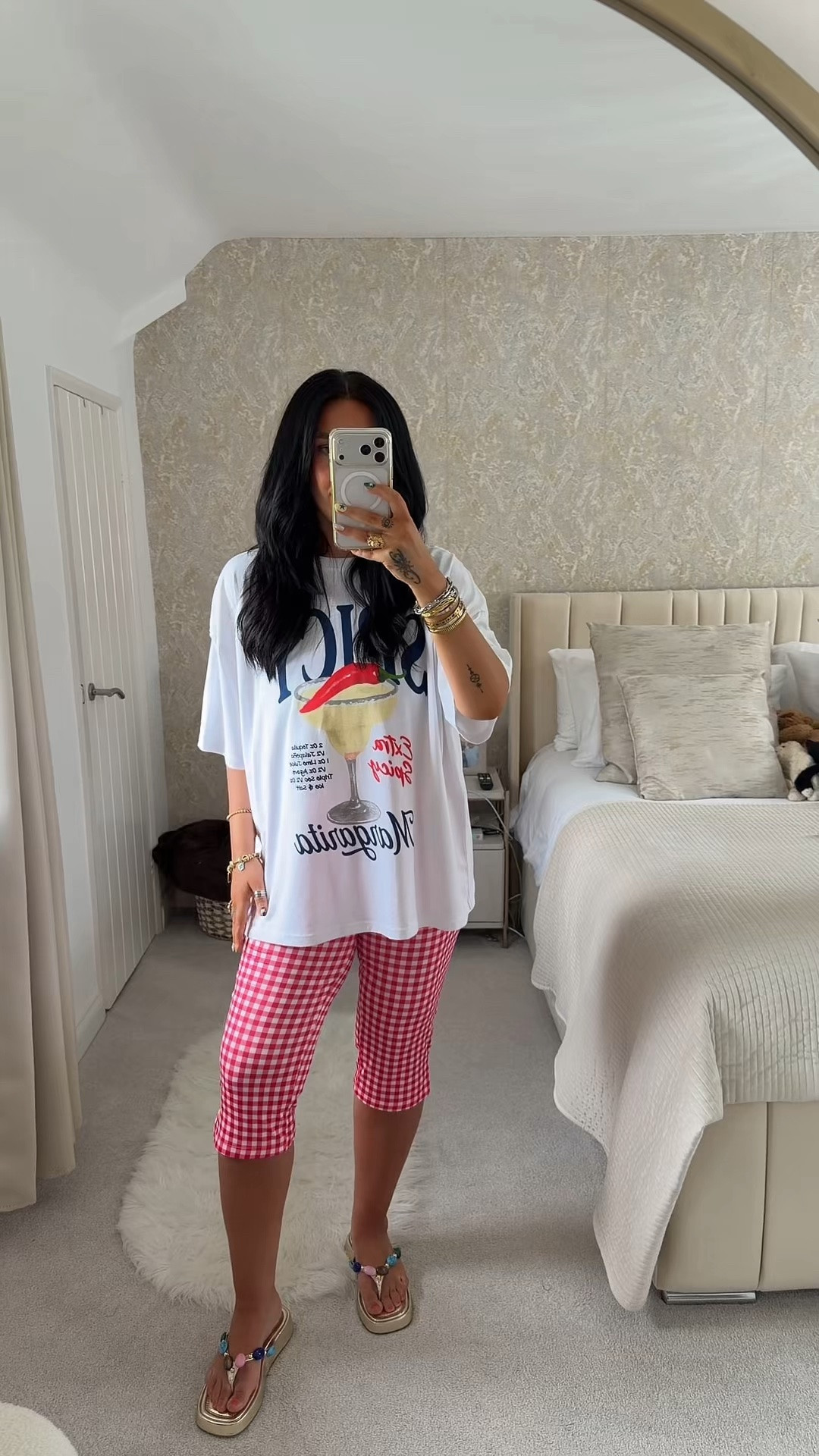 oversized tshirt and capris ❤️

#LTKspring #LTKmidsize #LTKsummer