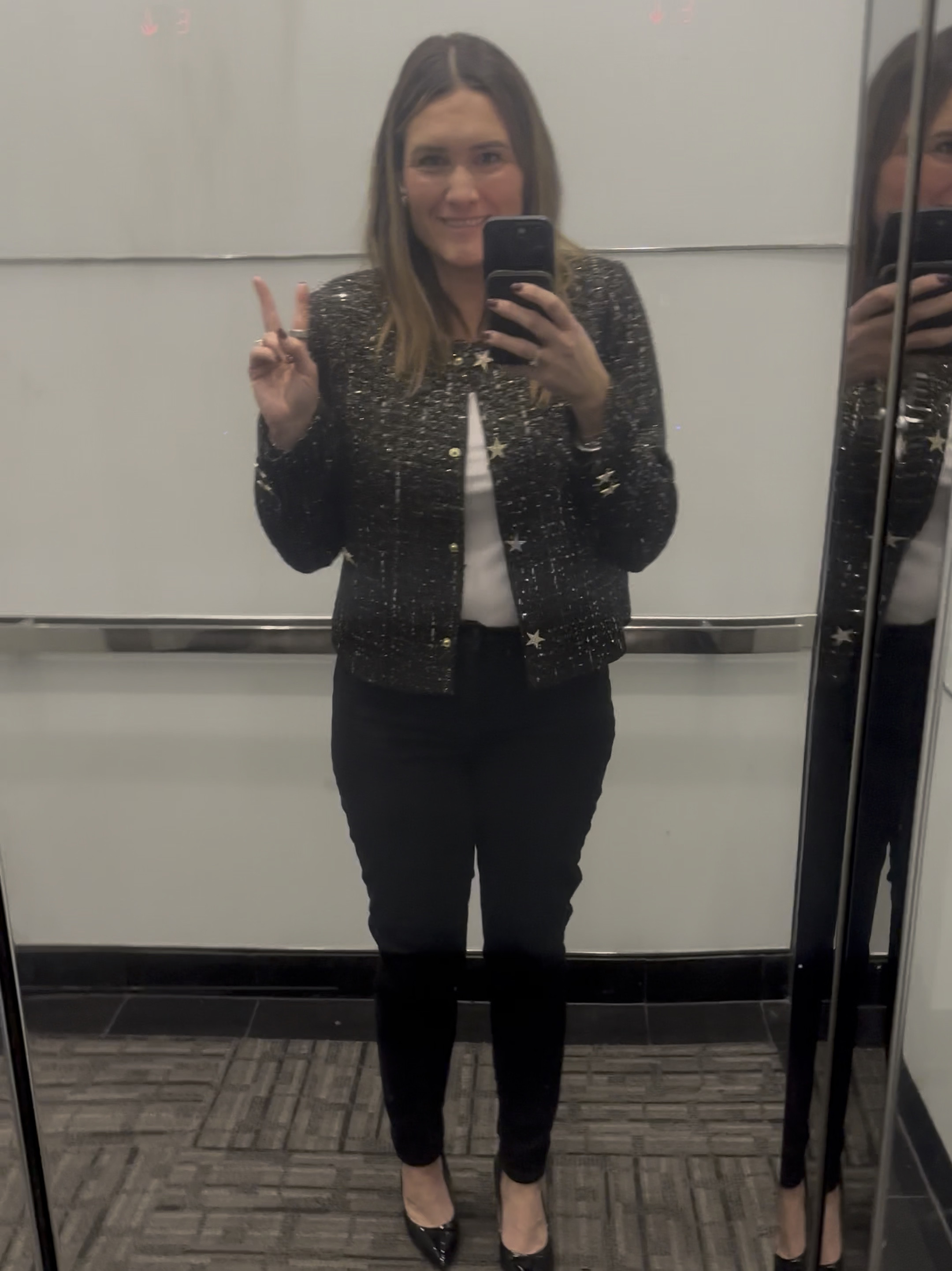 The sparkle on this jacket is so good for the holidays!! And it’s on sale right now!!! 🤩🤩🤩

#LTKSaleAlert #LTKHoliday #LTKWorkwear