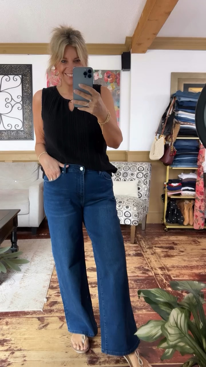 Tank size large, jeans size large 

#LTKWorkwear #LTKSaleAlert #LTKMidsize