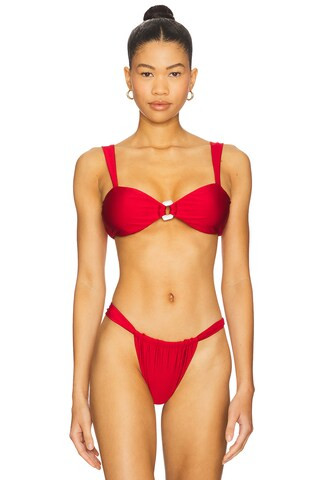 Favorite Searching For Top in Red

              
    
        
        
            Favorite But... | Revolve Clothing (Global)