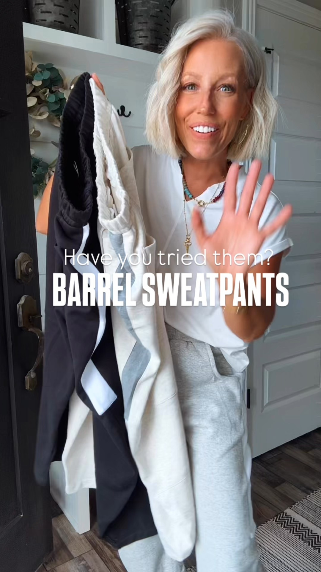 Barrel sweatpants are my new personality!!! I will be wearing this on repeat this fall!! Comfort meets style! 
⬇️⬇️⬇️
Tee size small
Pants size medium 


#LTKSaleAlert #LTKStyleTip #LTKFindsUnder50