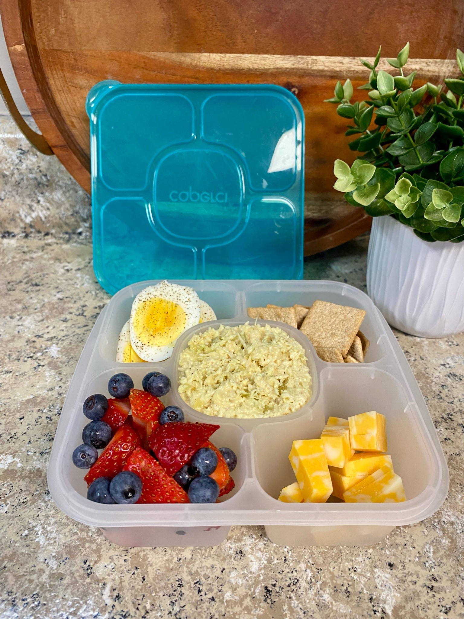 5 compartment lunch containers!

#LTKHome #LTKfoodie
