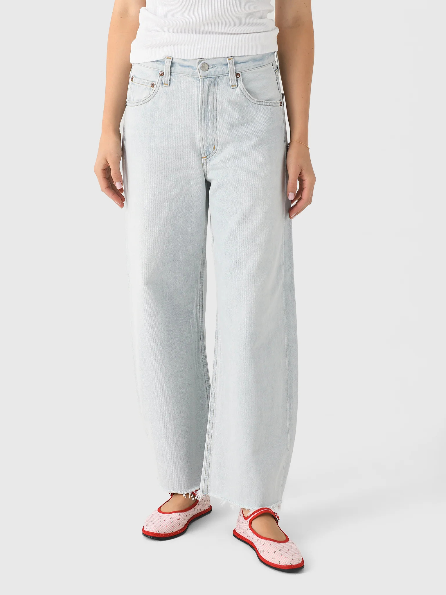 AGOLDE
                      
                     Women's Low Curve Fray Jean | Saint Bernard
