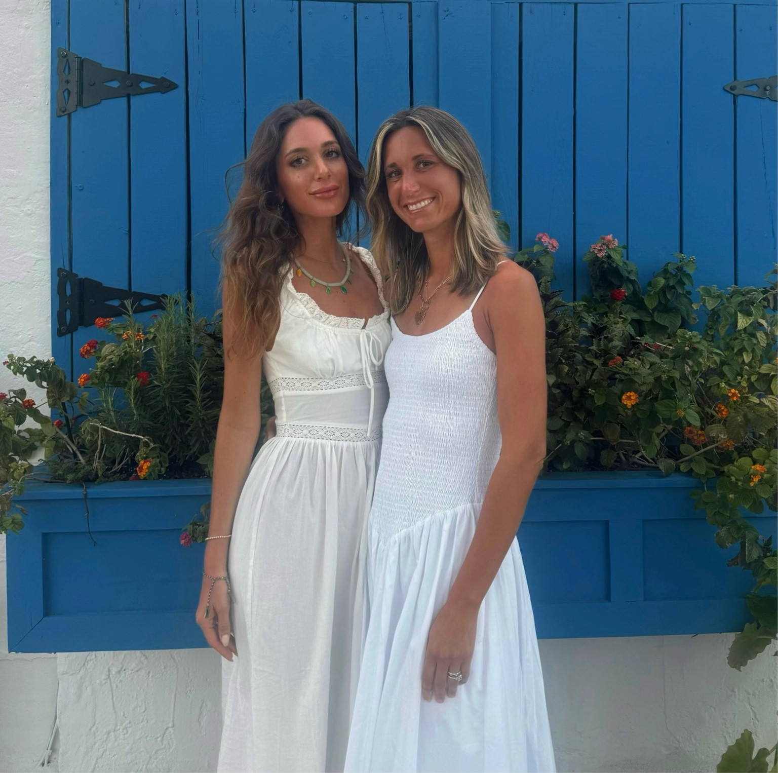 White dresses 

#LTKSeasonal #LTKstyletip