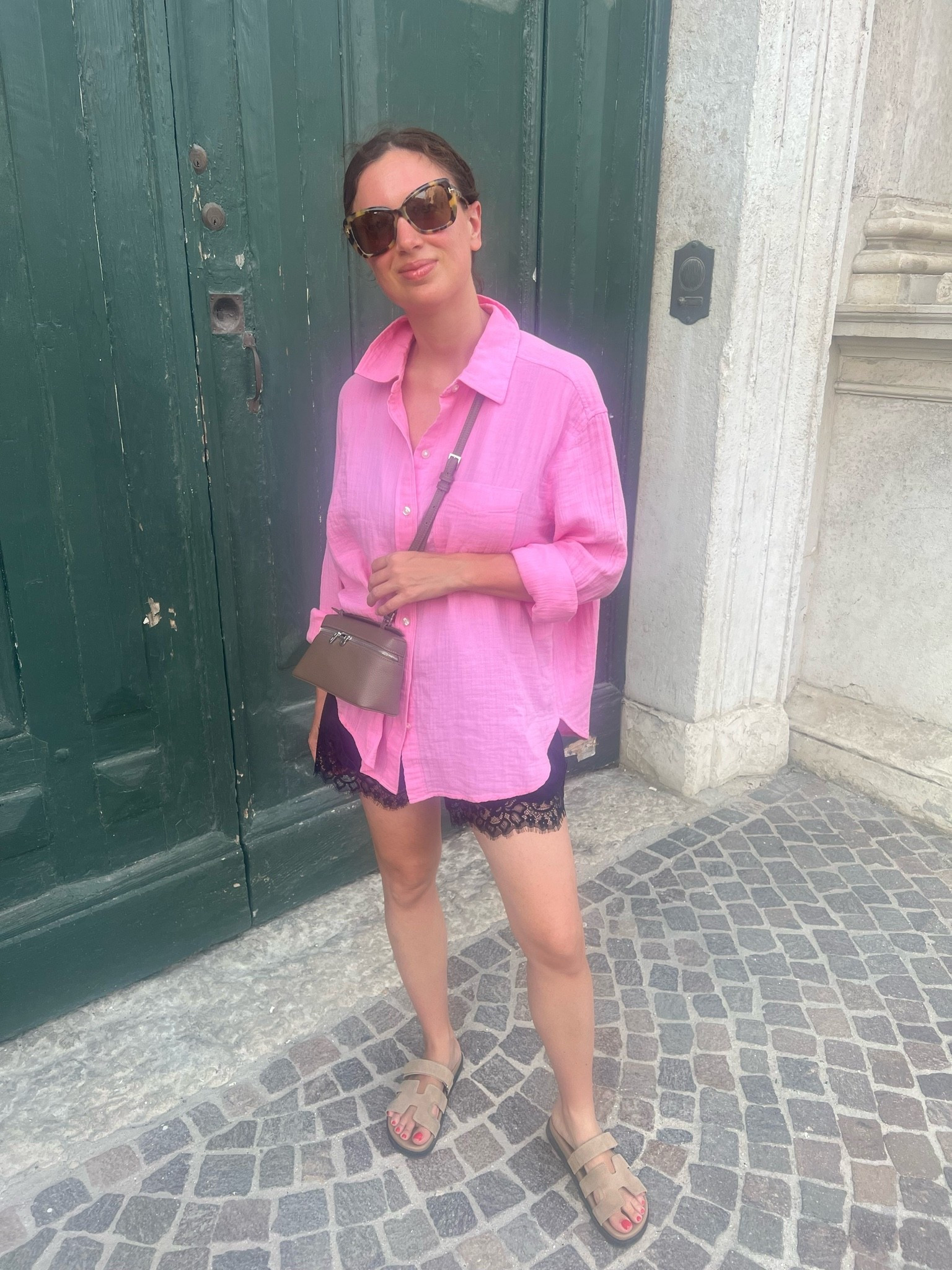 Oversized shirt and lace shorts 

#gap #pinkbuttondown #satinshorts #hermesdupe