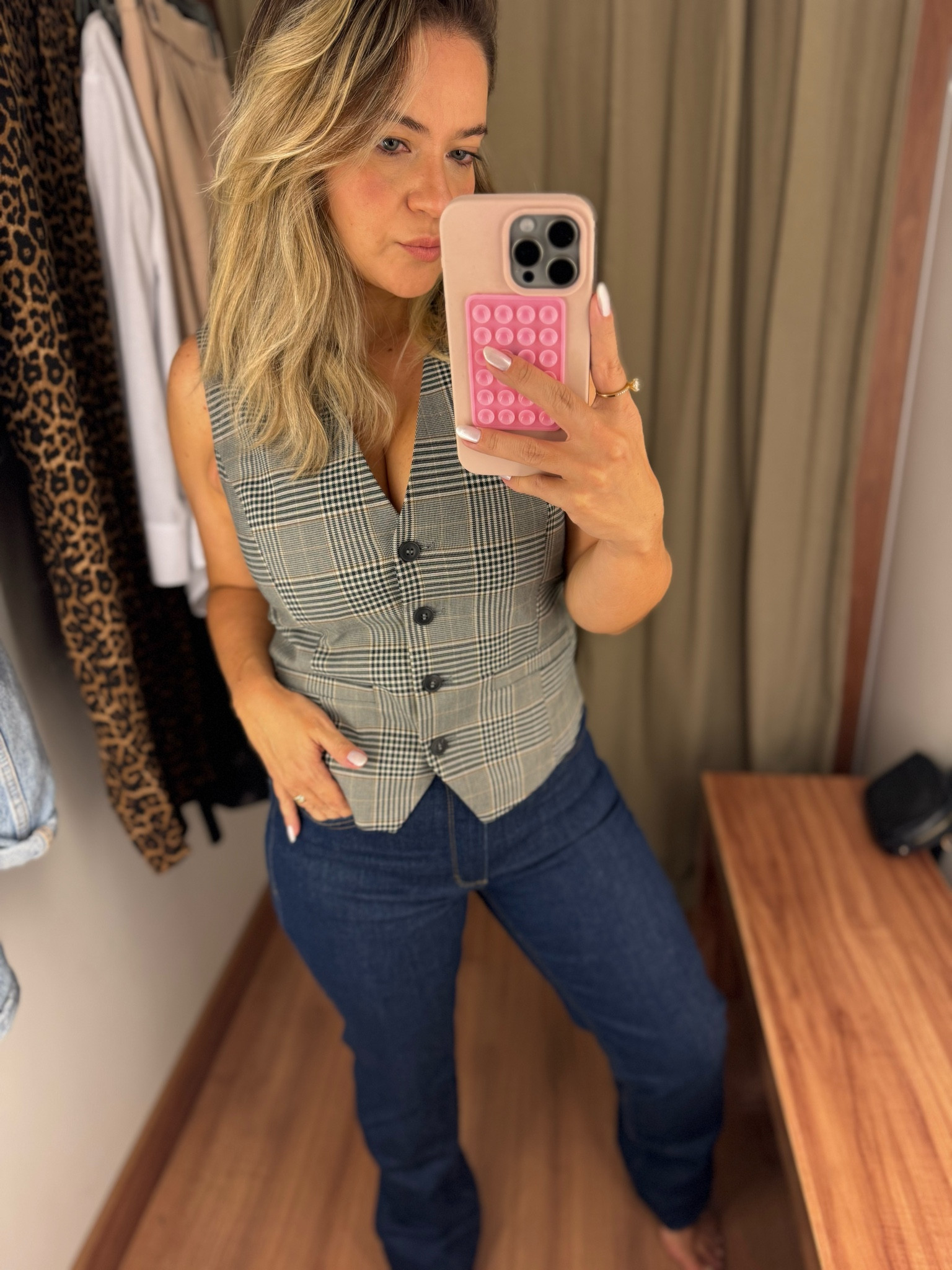 Look Renner ✨ colete xadrez e jeans reto

#LTKworkwear #LTKbrasil #LTKover40