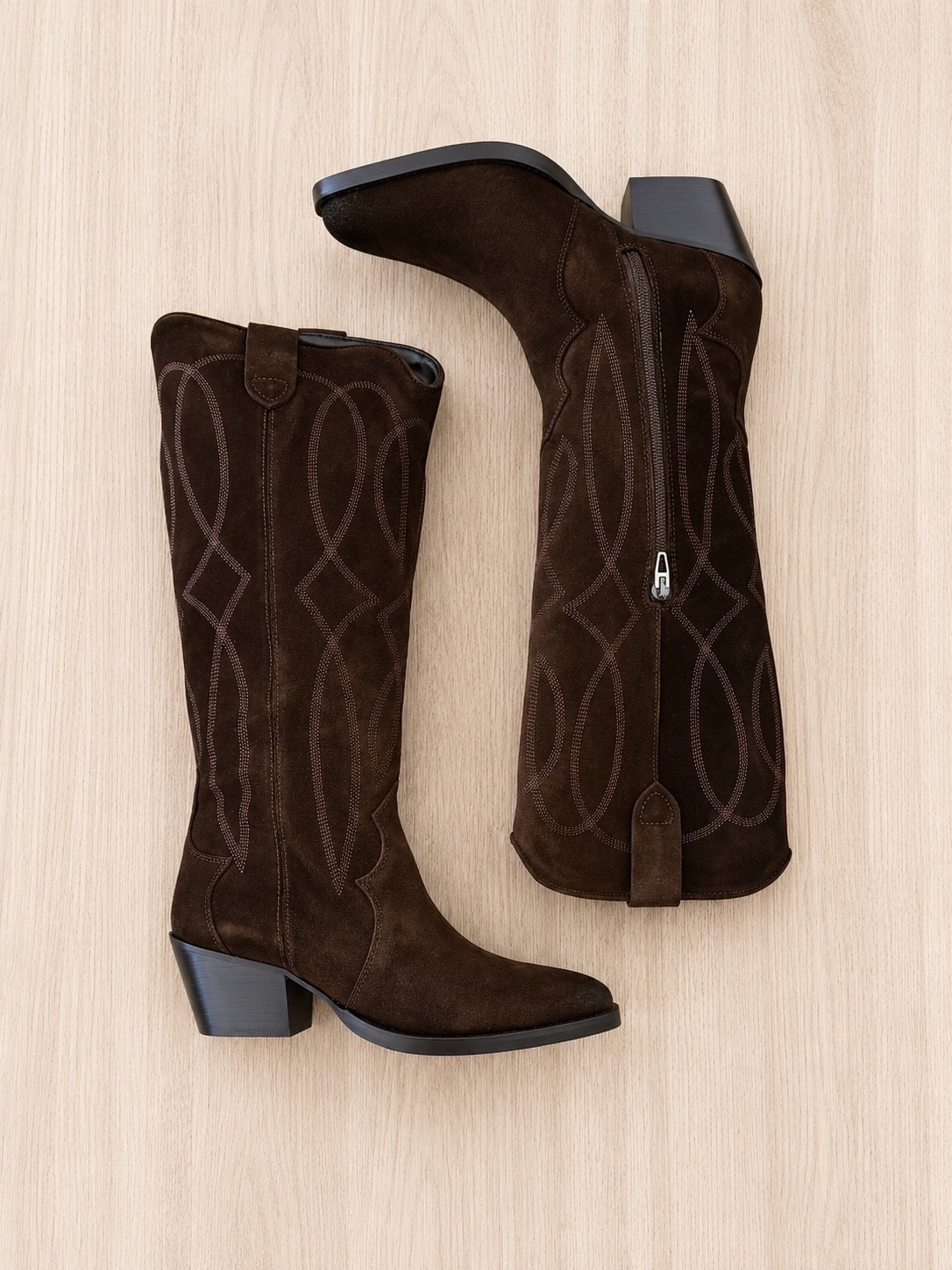 Dolce Vita Klancy Knee High Western Boot. 

Fit: 🤎 True to size! I’d stick with your normal size for the best fit. The knee-high silhouette is super flattering, and the cushioned footbed makes these comfy enough to wear all day.