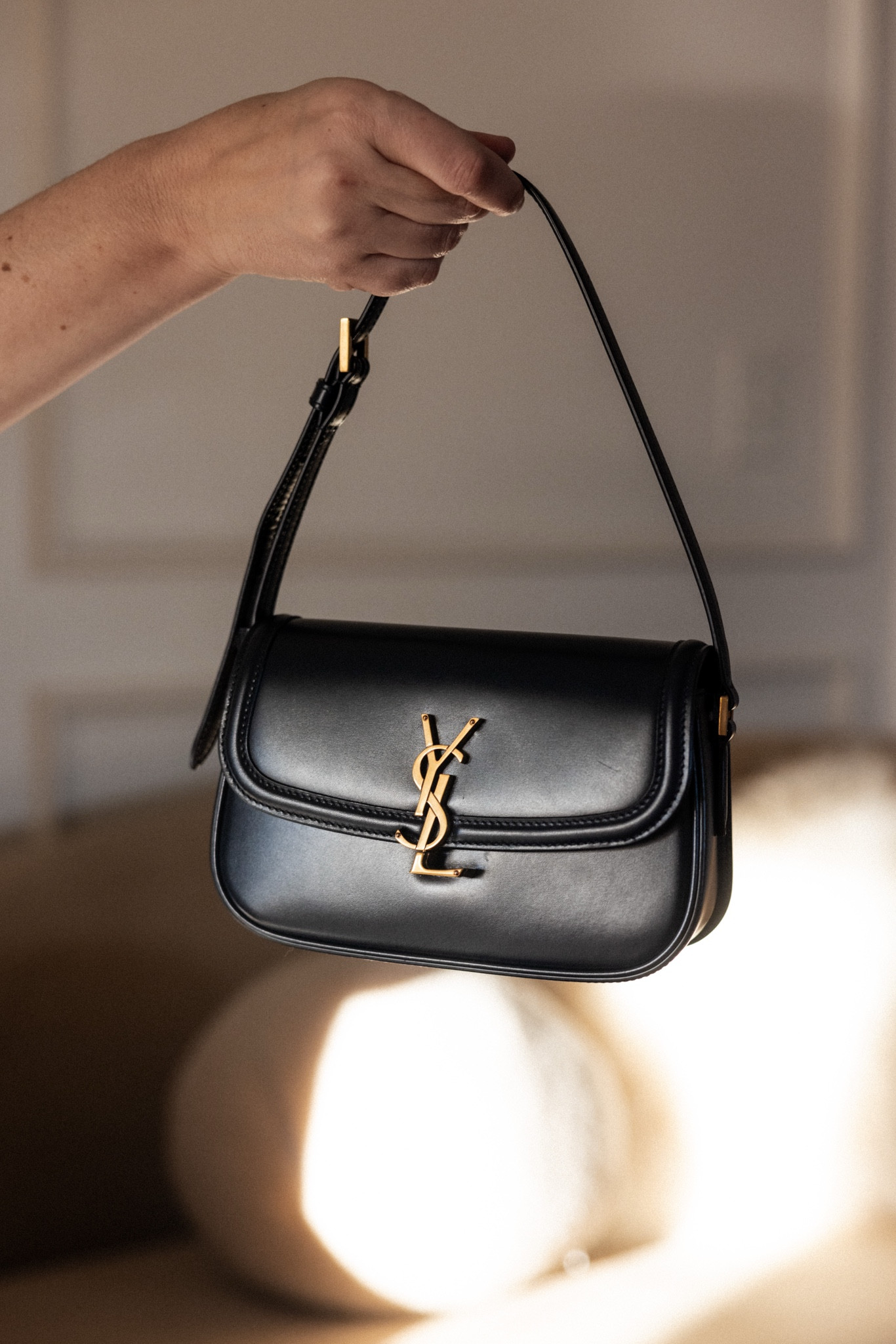 This gorgeous YSL isn’t mine but I do get to borrow it for the month! If you want to join the club, this members-only subscription service allows you to borrow luxury accessories from Chanel, YSL, Louis Vuitton and more! Borrow a bag for a big day, a trip or just to treat yourself. The best part? You can get a month free! Use my code KENDISKEEN and click the link below! Luxury on your terms 🤍 #ad #vivrellepartner @vivrelle