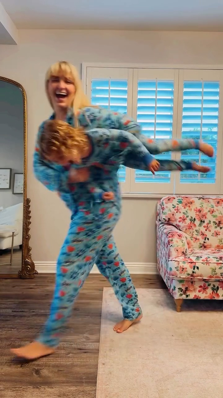 grab ur favs from my @kikiandluluco collection!! #familymatching #matchingjammies #jammies

#LTKFamily #LTKBaby #LTKKids