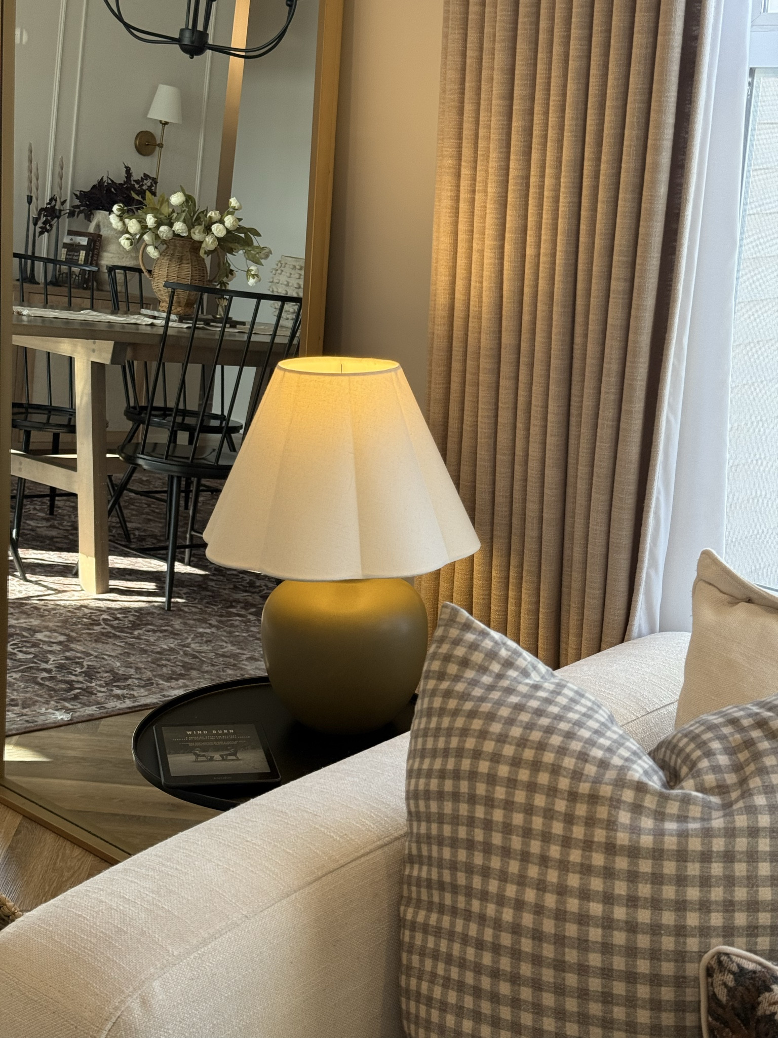 Soft glow of a lamp >>> 

#LTKHome #LTKSaleAlert