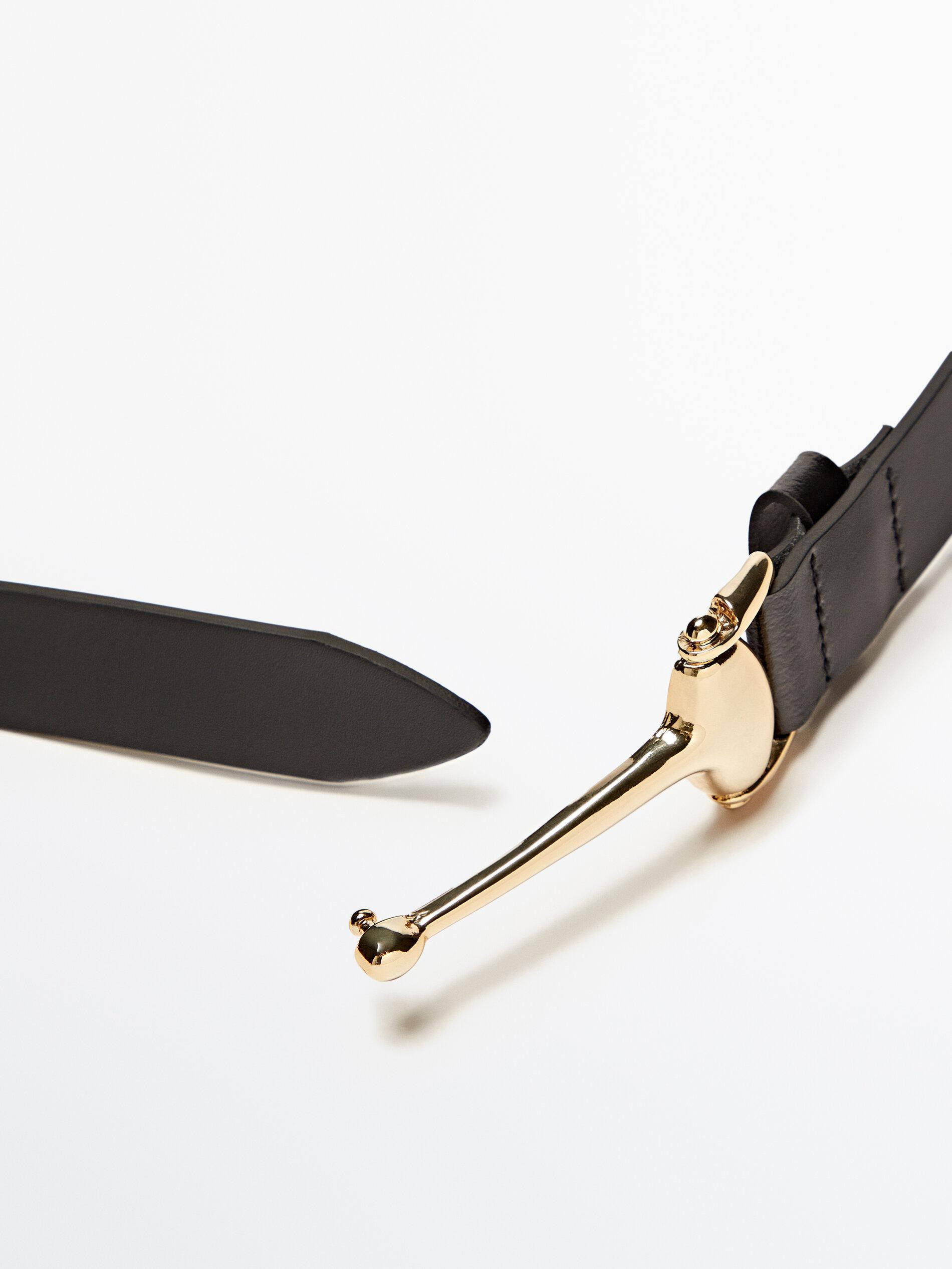 Leather belt with golden piece | Massimo Dutti UK