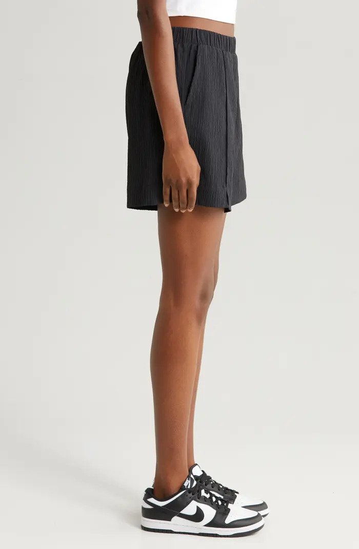Saylor Crinkle Shorts | Nordstrom