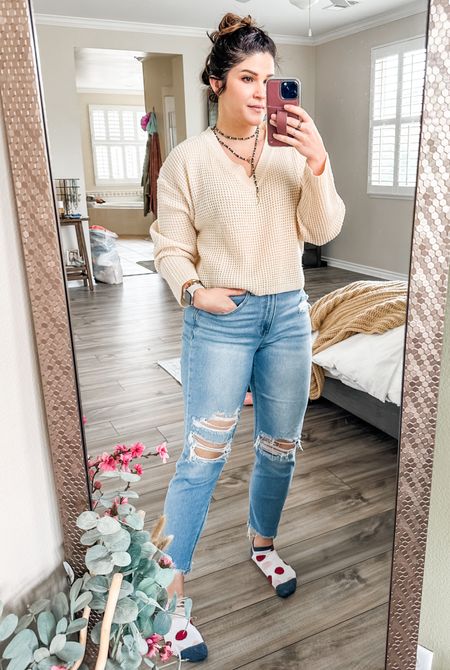 Almost the weekend! Here is the Thursday look with this adorable cropped sweater. Perfect for days in between that cooler and warmer weather.  

#LTKfindsunder50 #LTKover40 #LTKfindsunder100