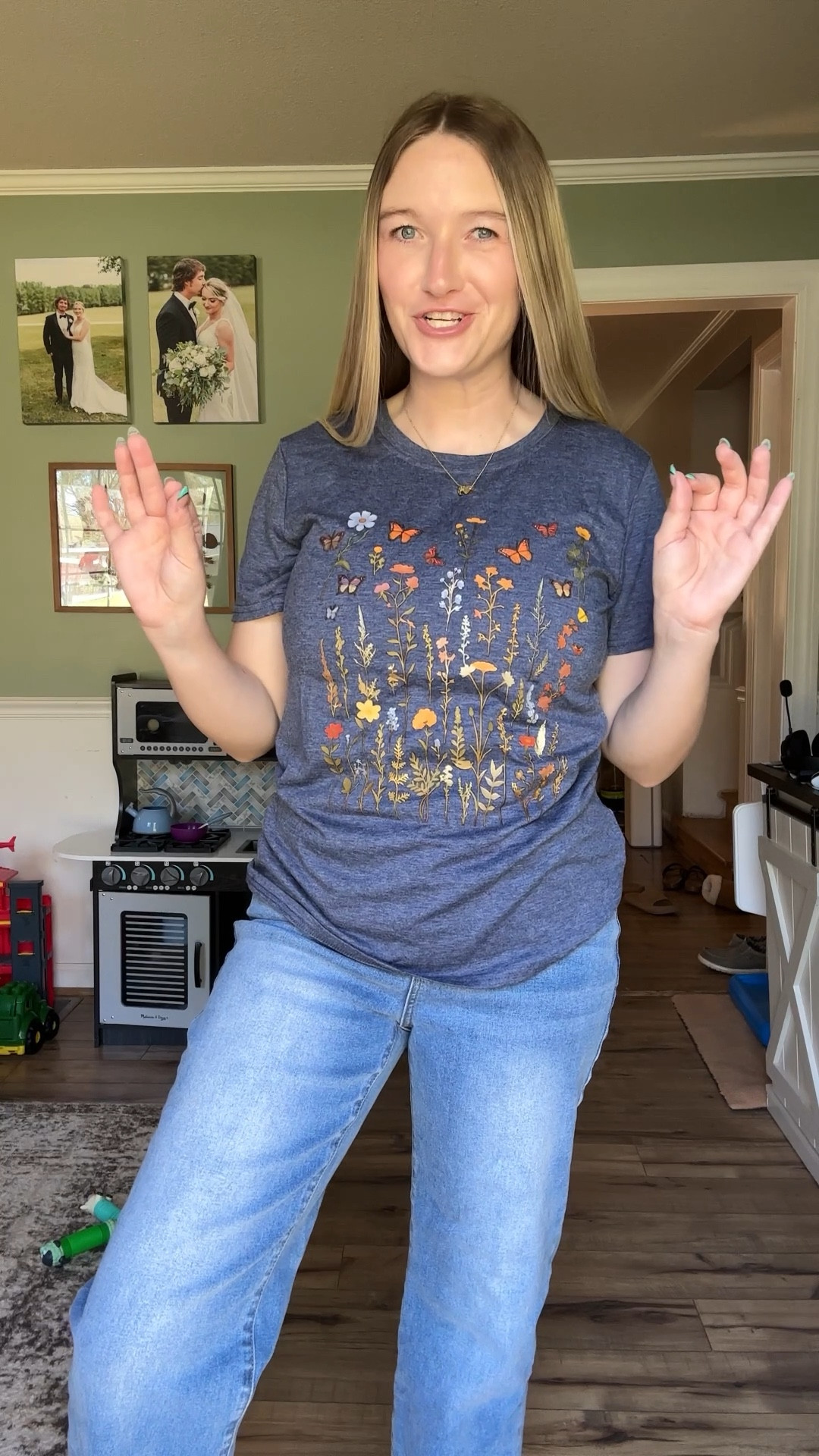 Cute graphic tee for spring! 🌸🌼🌷



#LTKgrwm #LTKmomlife #LTKootd