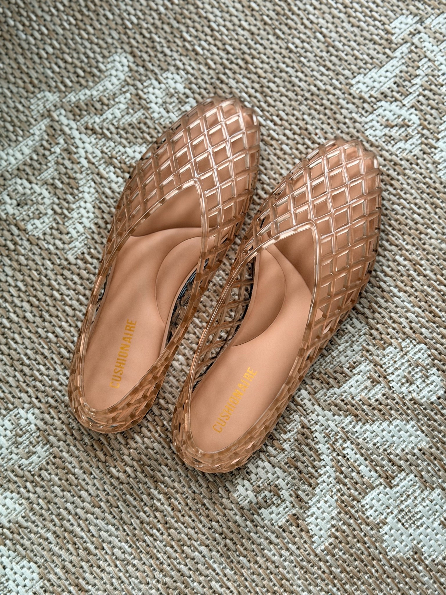 The MOST comfortable jelly flats ever!