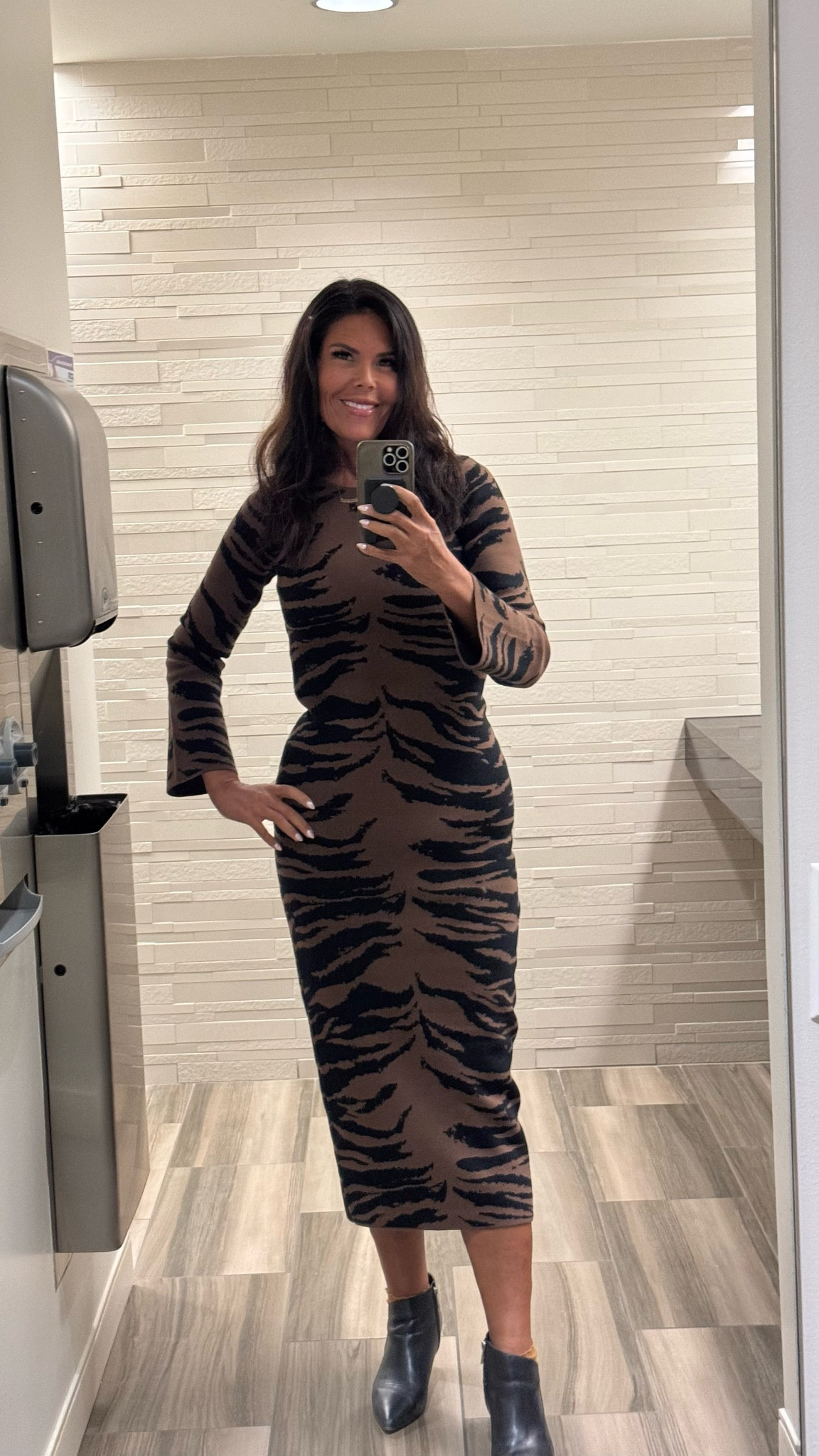 #tigress 🐅💞✨


.

.


.

.


#stylishplusmama  #fashionforeveryone #momigers #latinainfluencer #burberry #versace  #luxuryforless #gucci #nordstromstyle #bloomingdales #mytargetstyle #missoni #sephora #chloe #fentybeauty #louisvuitton #skims #freepeople #momlife #fendi #thenorthface #adidas #nike #amazonfashion #freepeople #tomford #airjordan #sneakerhead #tigerprint #revolvearoundtheworld #shopbop

#LTKSeasonal #LTKWorkwear #LTKOver40