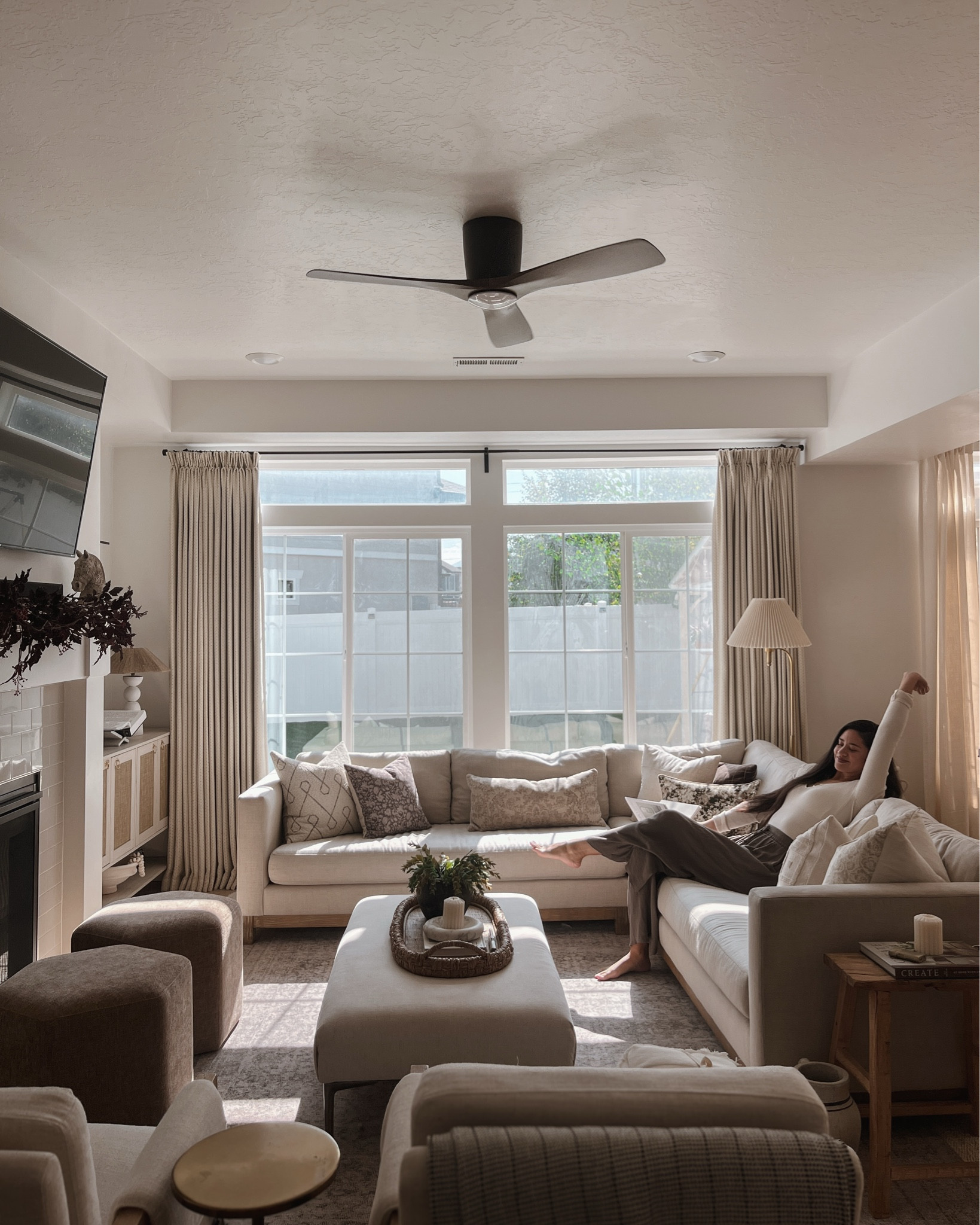 Nothing like a cozy warm day in fall! 🍁🍂☺️✨





#home #livingroom #furniture #finds #amazon #potterybarn #cozy #neutralaesthetic #decor #family

#LTKHome #LTKStyleTip