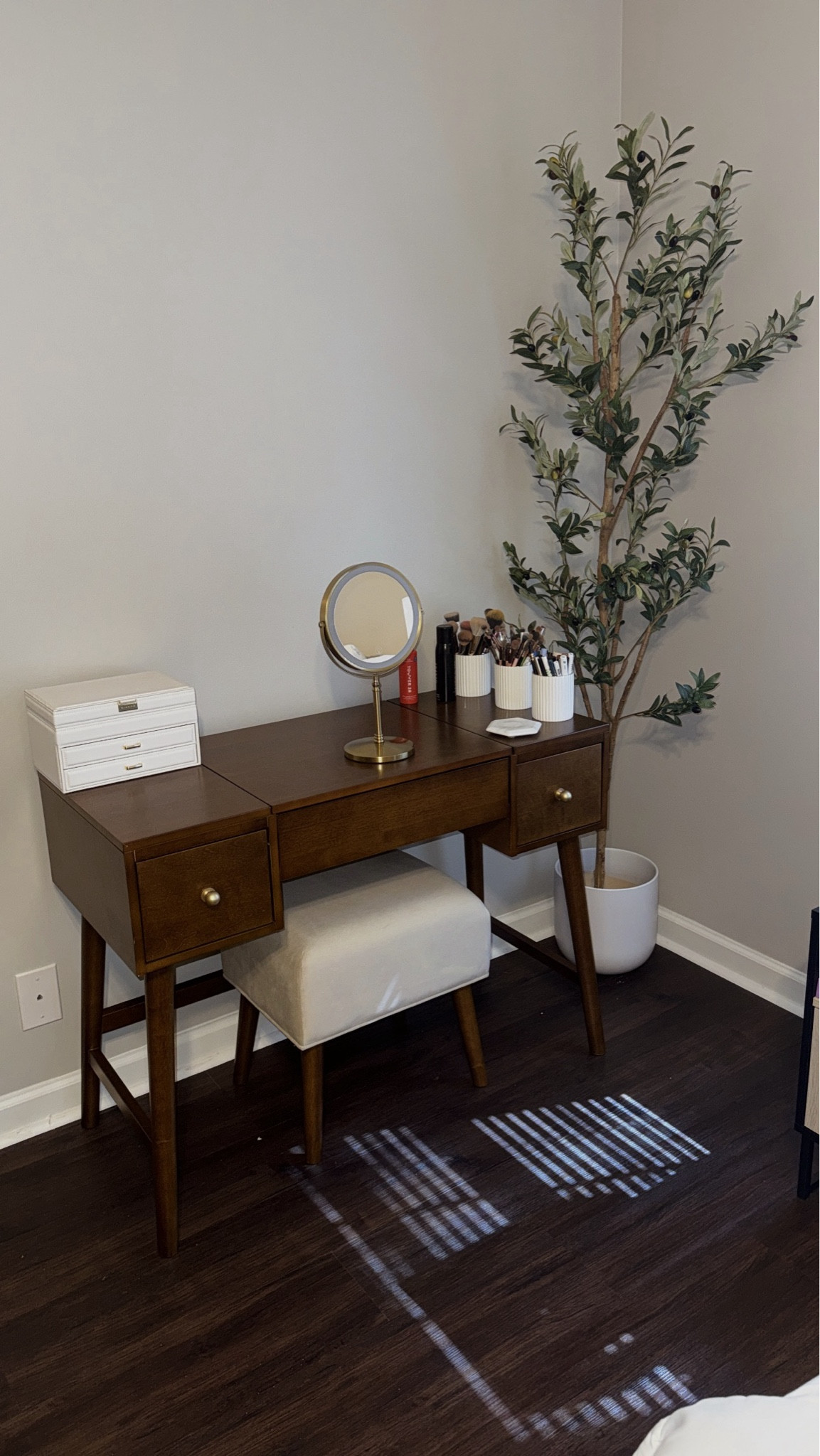 New vanity space 

#LTKHome #LTKFindsUnder100
