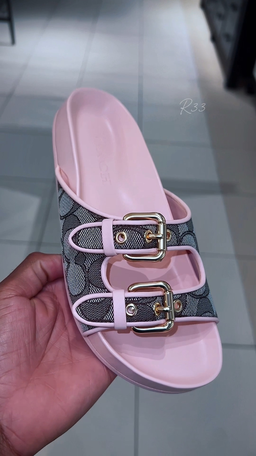 Coach Slidessss 🎀🎀 #slides #jacquardfabric #ladiesfootwear #slidesforwomen #womensfashion

#LTKSeasonal #LTKdayinmylife #LTKSpringSale