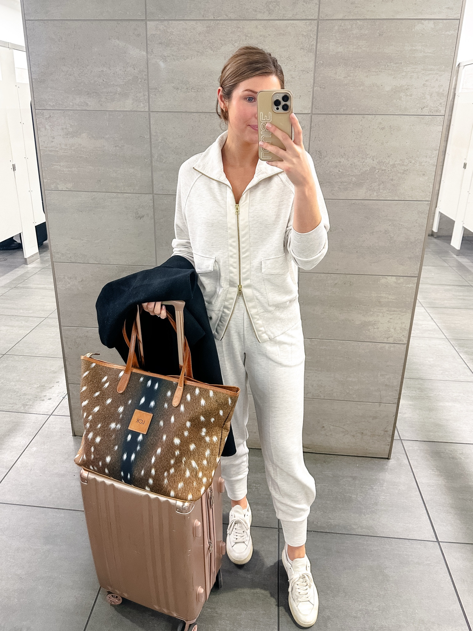 Travel outfit! Wearing an XS in top and bottomm

#LTKTravel #LTKStyleTip