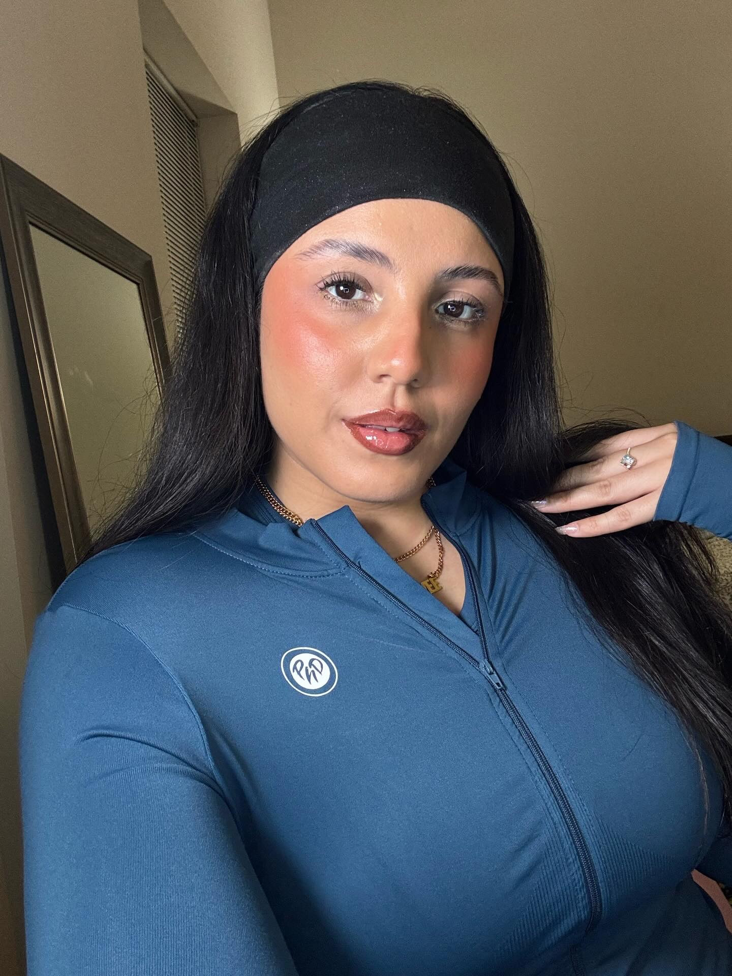 the face vs the base
.
.
beauty content • women in their 30s • latina • NY

@urbandecaycosmetics @makeupbymario @hauslabs @sacheubeauty @yslbeauty @fentybeauty @lorealparis @missha.official @phd_lyfestyle