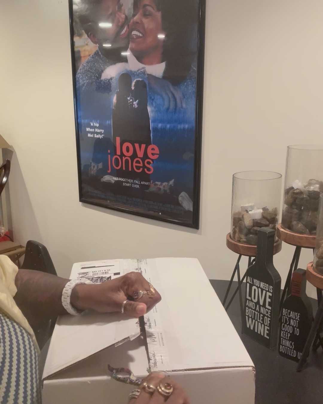 Unbox my Patricia Nash Serafina Frame Bag in Oxblood with me! It’s a beauty and has stayed sold out!! Keep watching for it and checking my links!!

#LTKStyleTip #LTKItBag #LTKSaleAlert