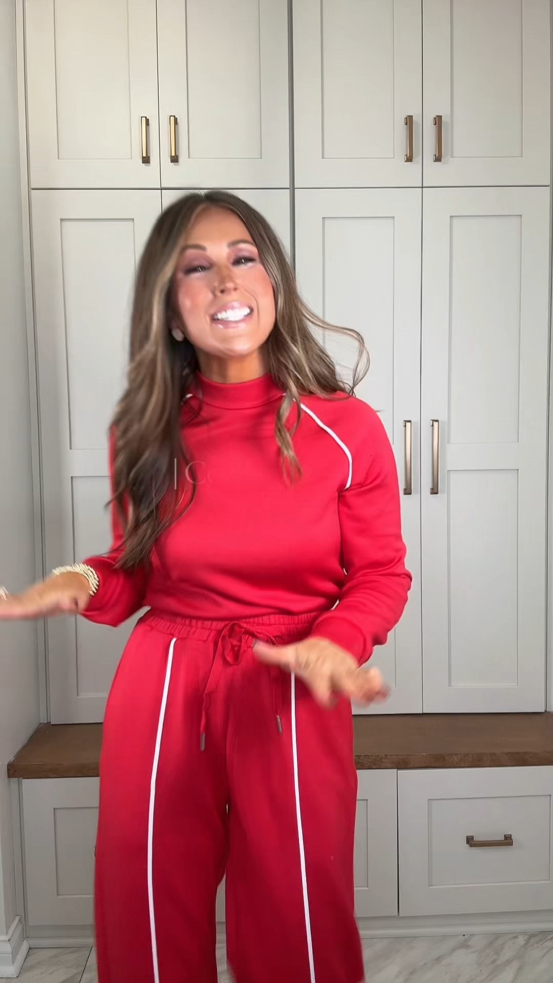 🍁 Cozy Meets Chic | Wide Leg Lounge Set 

This matching lounge set is giving major fall airport fit vibes ✈️☕. The wide-leg pants and relaxed top make it comfy enough for errands or lounging, but chic enough to style up with sneakers or clogs for coffee runs, travel days, or casual fall outings.

The bold red color is perfect for fall game days, holiday season, or just standing out while staying cozy. Pair with a crossbody and sneakers for on-the-go chic, or dress it up with a vest or denim jacket when temps drop.

This set is versatile, affordable, and the definition of fall comfort made cute!

	•	Fall lounge set women
	•	Wide leg matching set
	•	Casual fall airport outfit

 #WideLegSet #LoungeInStyle #TikTokShopBlackFriday
#FallFreshness #TikTokShopFallDealsForYou 

#LTKTravel #LTKStyleTip #LTKFindsUnder50