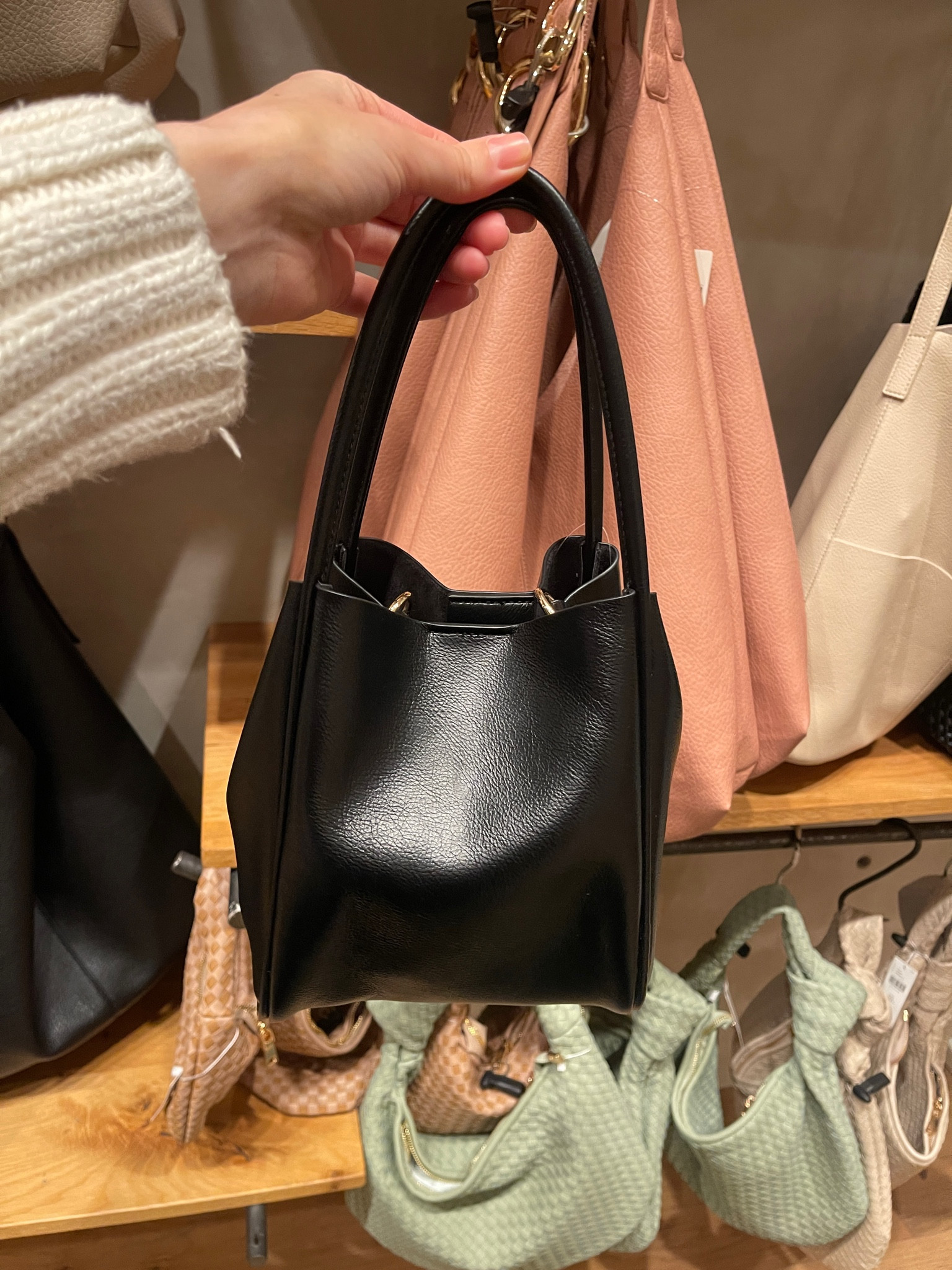 loved the shape of this bag and the leather was soooo soft 

#LTKGiftGuide #LTKItBag #LTKStyleTip