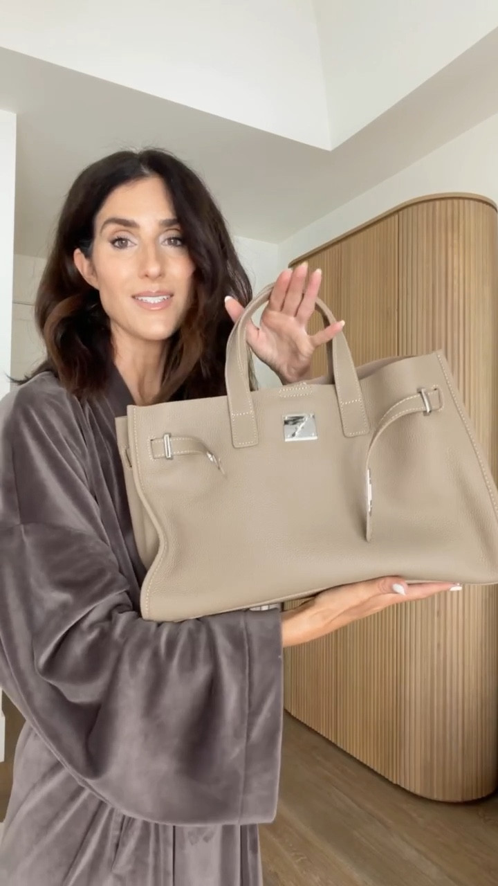 Ok wow! I did not expect to love this bag as much as I do! Definitely looks designer without the price tag. #stylinbyaylin #aylin #handbag #amazon #totebag

#LTKootd #LTKgrwm #LTKOver40