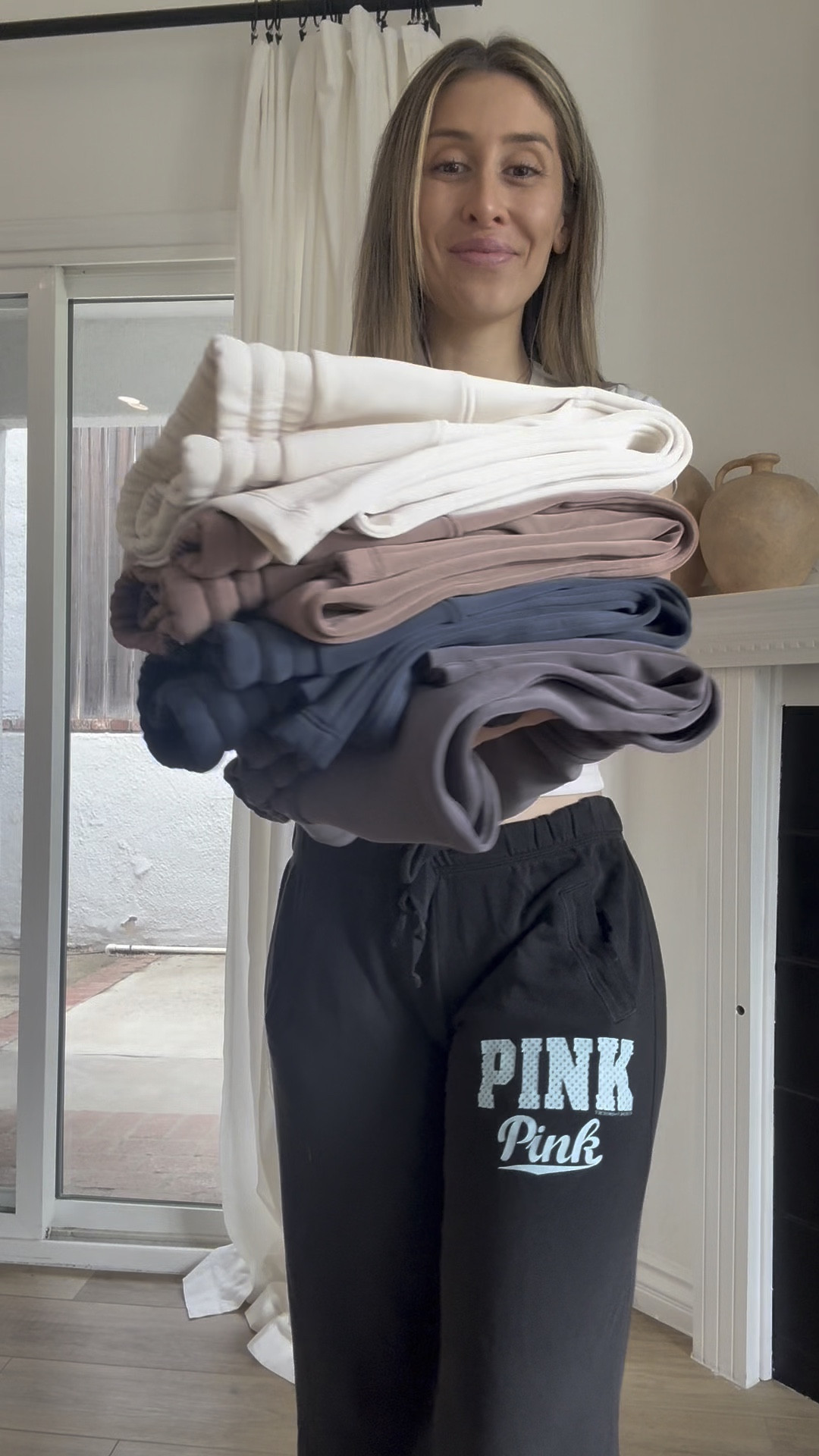 Amazon wide legged fleece sweats with pockets! These sweats are so comfortable they feel like Lululemon I’m in a small





Sweats,lounge wear,Amazon, warm sweats, fleece,cute, wide legged sweats 

#LTKFindsUnder50 #LTKStyleTip #LTKFindsUnder100