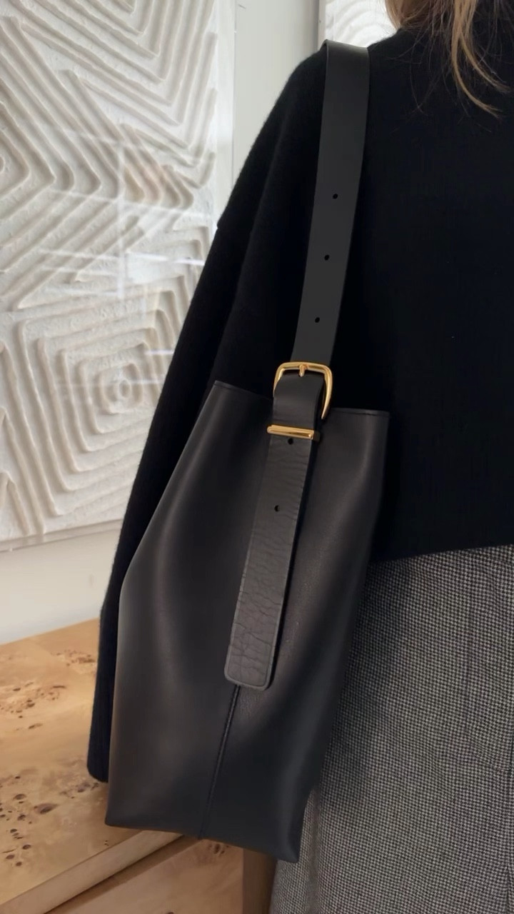 The Essential Bucket Tote in Leather