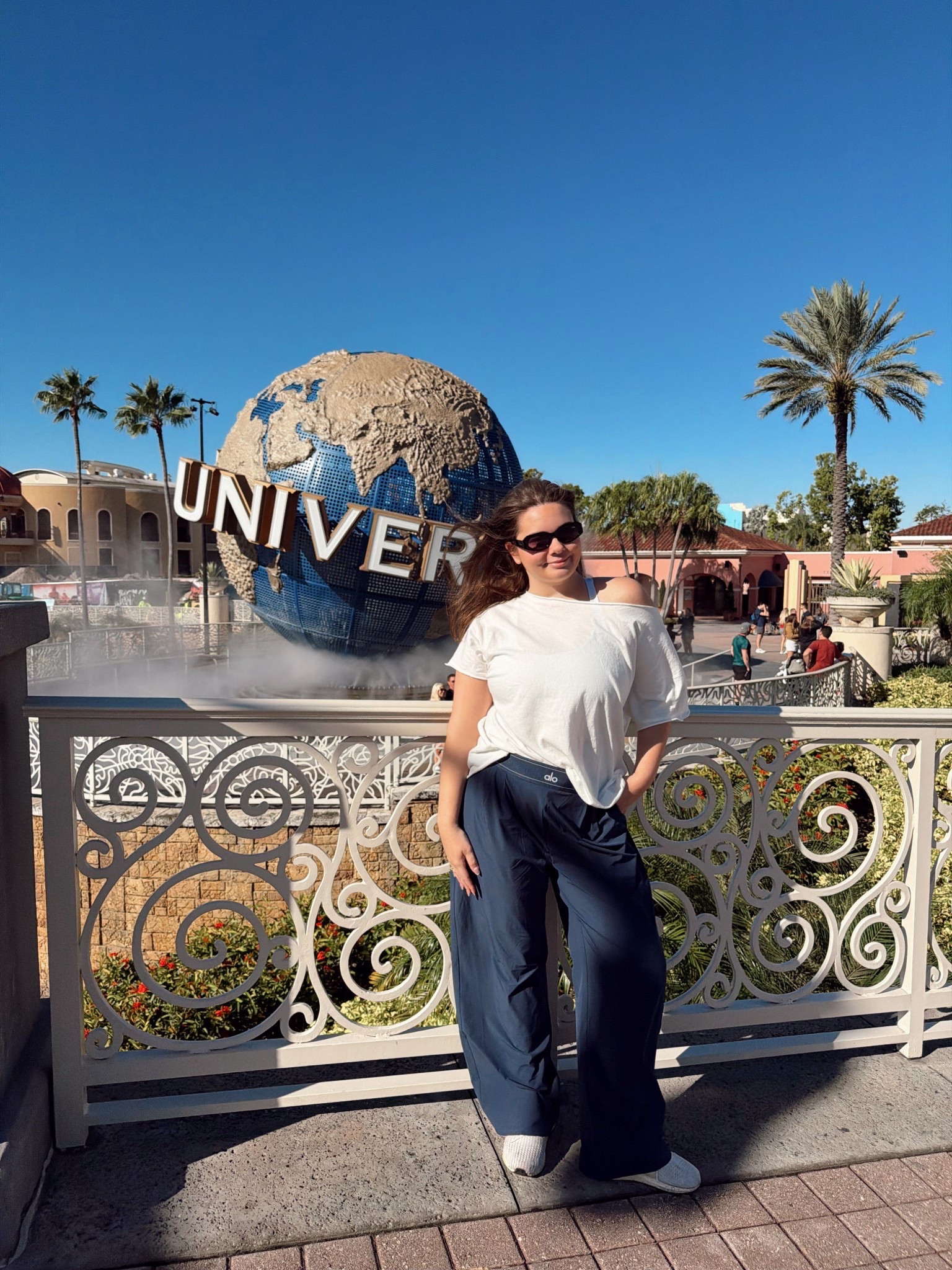 Universal Studios / Disney World park outfit. Casual every day outfit inspo
 