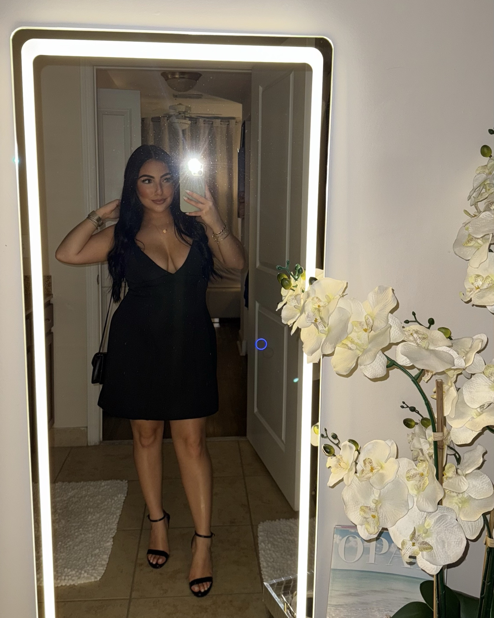 d8 night ✨🍝🖤

dress is from fashion nova! 