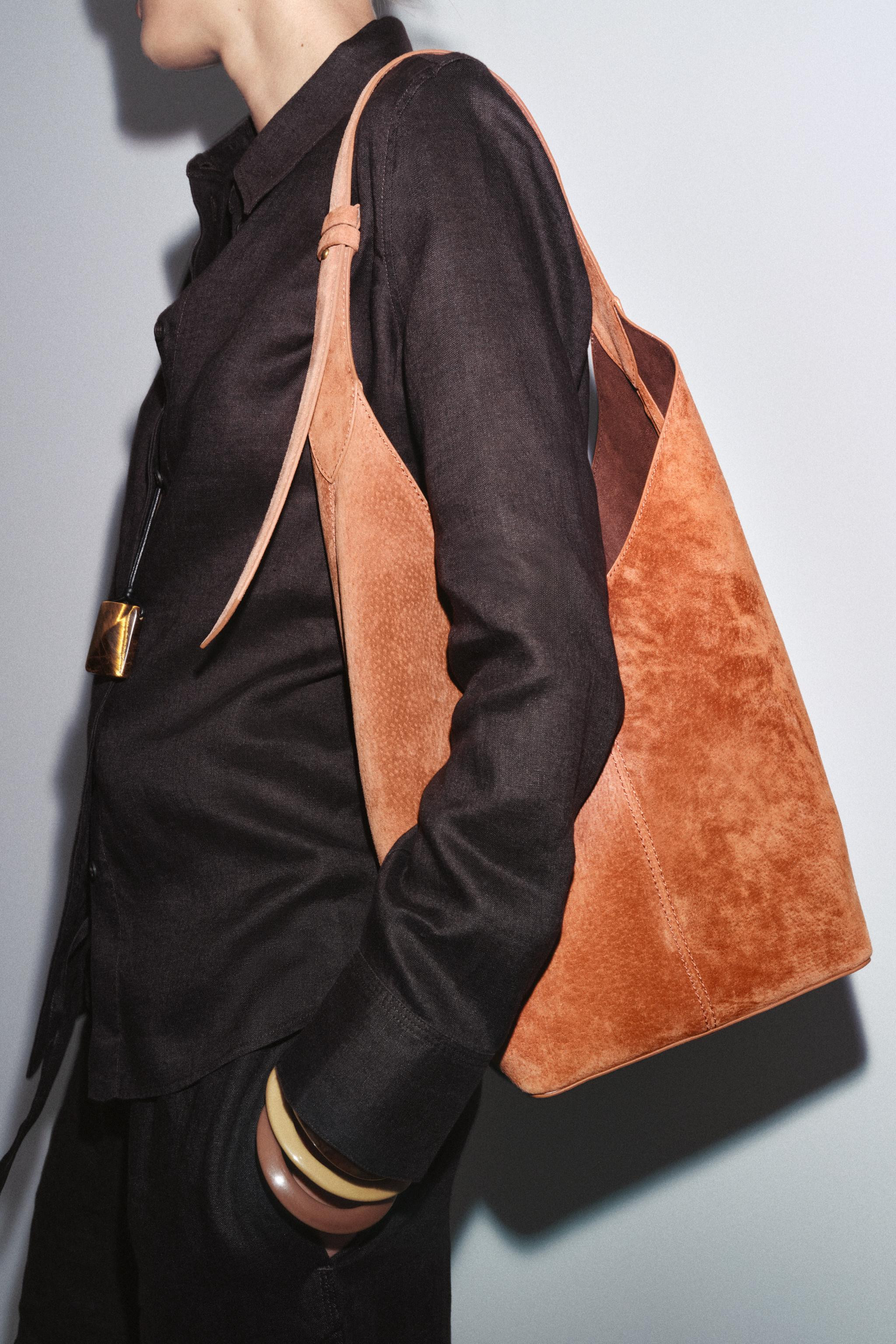 LEATHER MAXI BUCKET BAG WITH HANDLE DETAIL | Zara US