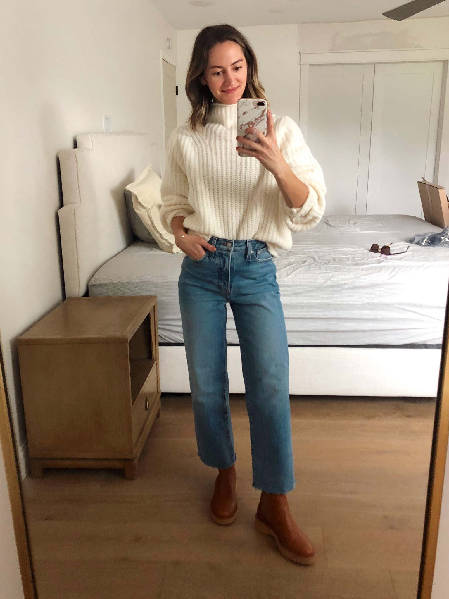 40% off site-wide at Madewell, plus gifts ship in time for Xmas!🙌🎁Small in sweater, jeans (THE jeans😉) fit TTS - wearing 24, and boots fit TTS.✨