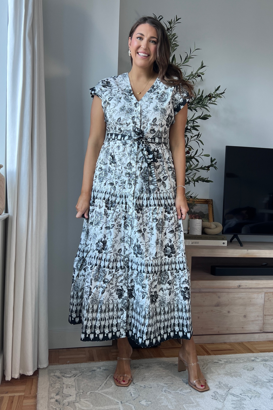 Abercrombie spring dress wearing size L 



wedding guest dress summer | wedding guest dress spring | wedding guest dress | Abercrombie and fitch | Abercrombie dress | midsize wedding guest dress | midsize wedding guest dress | maxi dress summer 

#LTKwedding #LTKmidsize #LTKSpringSale