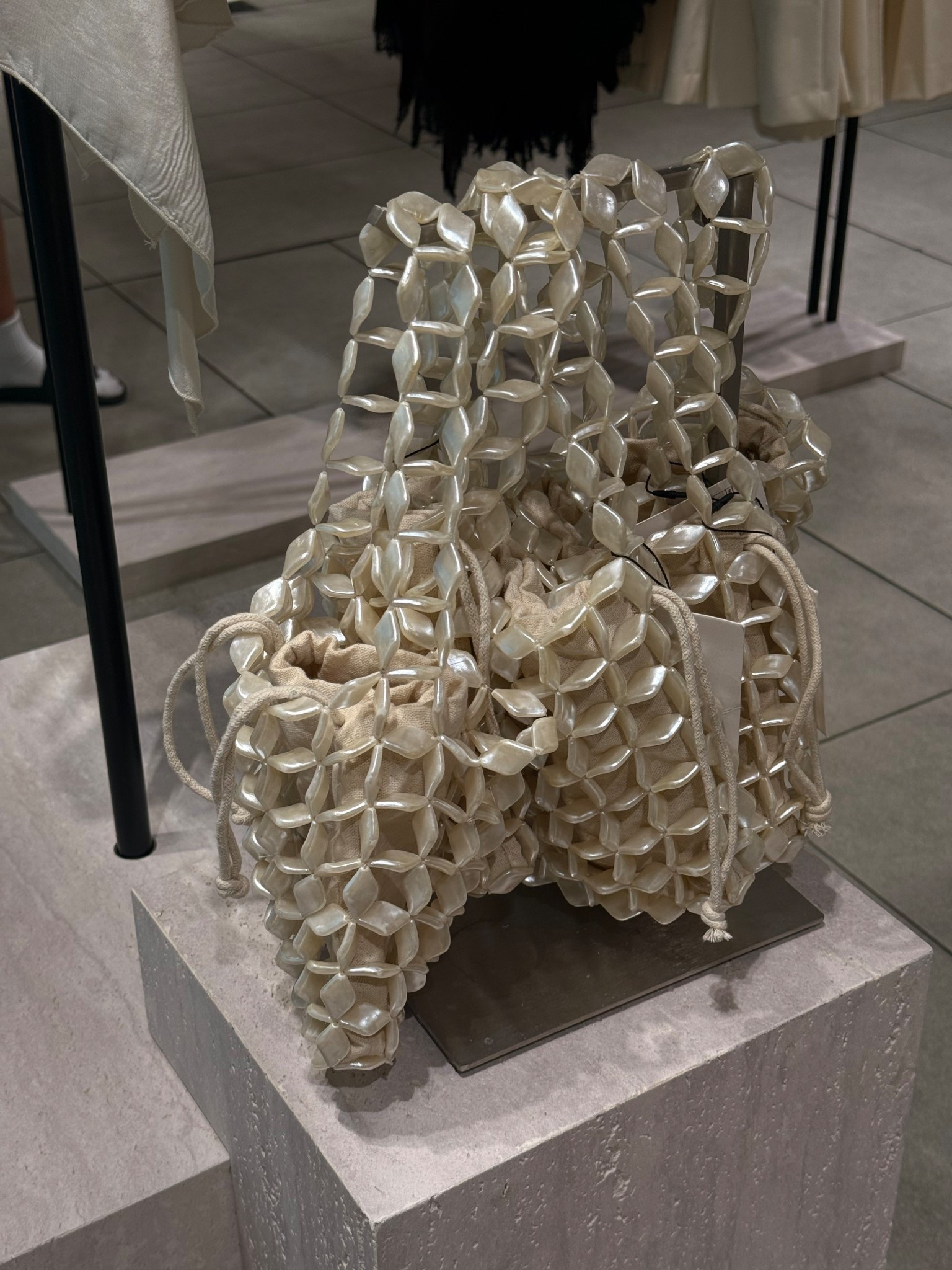 @Zara bags are truly a work of art!!! I adore their shell bags for spring and summer 

Zara finds 
Bridal 
Pearl bag 


#LTKFestival #LTKTravel #LTKootd